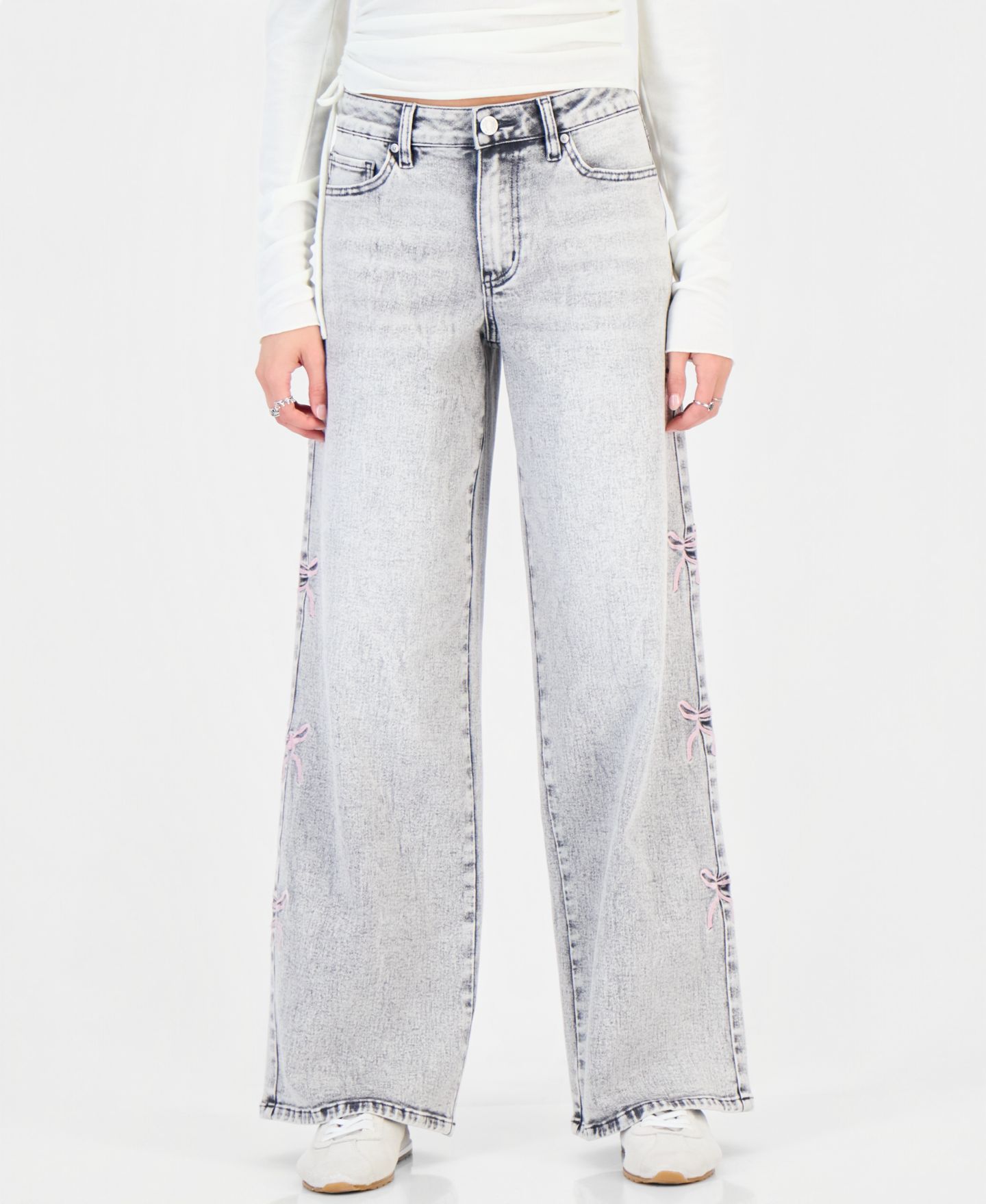 Женские джинсы Madden Girl Ultra 90s High-Rise Wide-Leg Bow Embroidery, цвет: Серый — фото 3