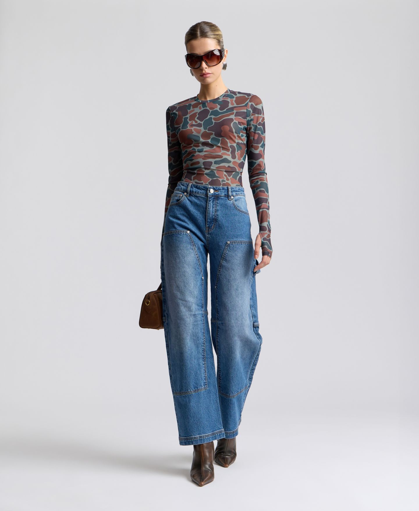 Женские джинсы Avec Les Filles Mid-Rise Barrel, цвет: Варёный — фото 5