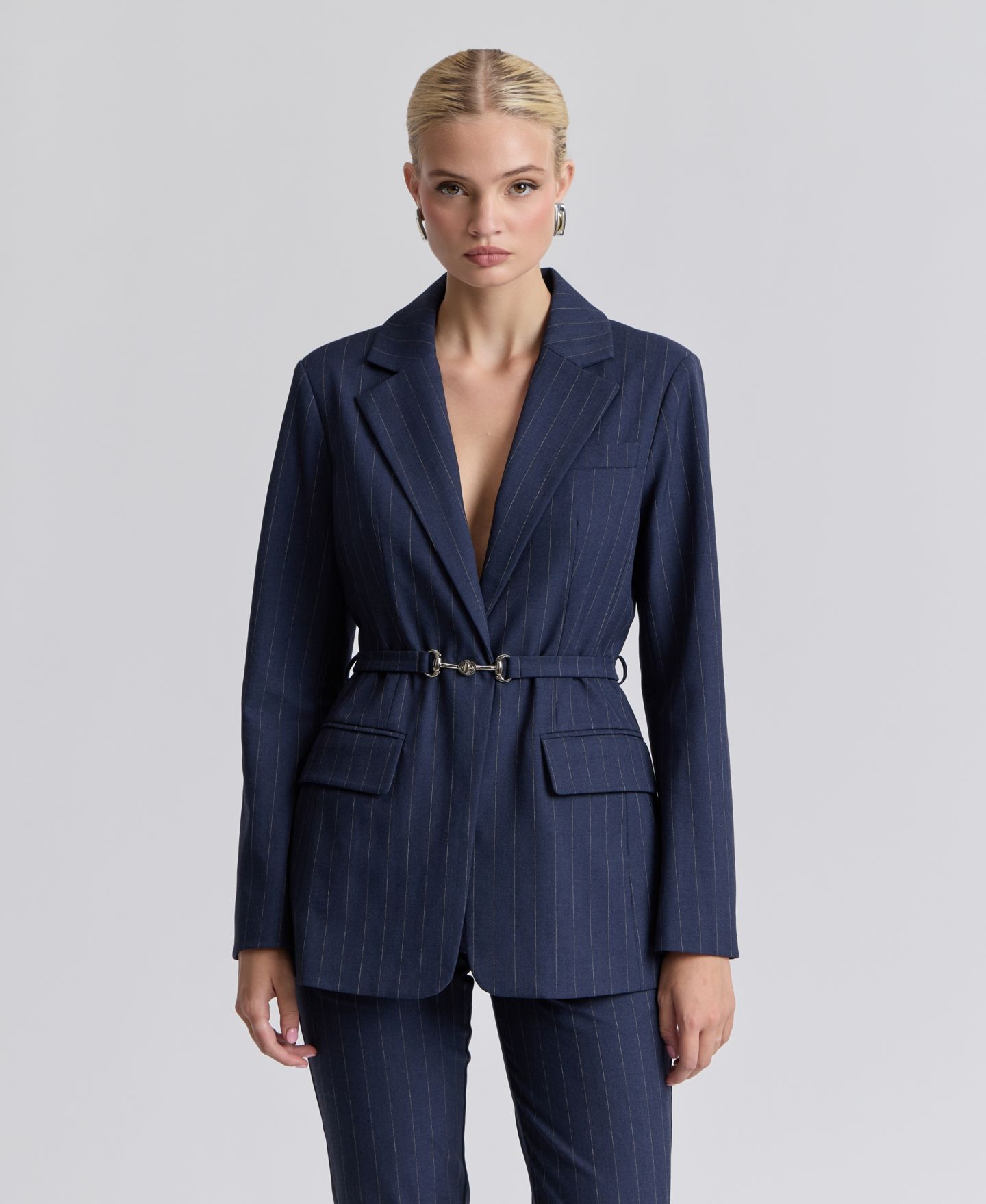 Женский пиджак Avec Les Filles Spread Collar Belted Blazer, цвет: Тёмно-синий / Белый — фото 2