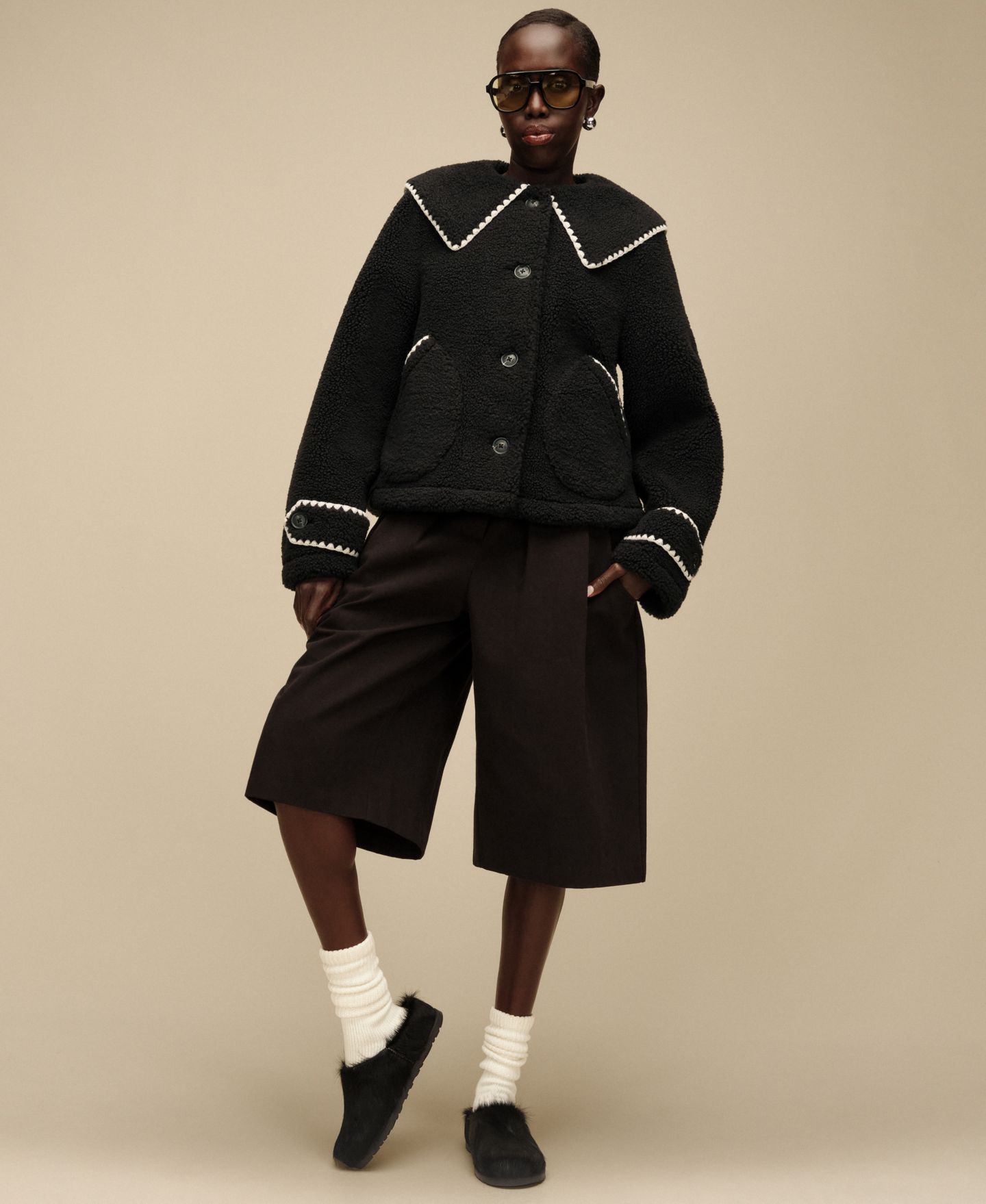 Женская куртка UGG® Nikia Relaxed-Fit Collared Neck, цвет: Чёрный — фото 2