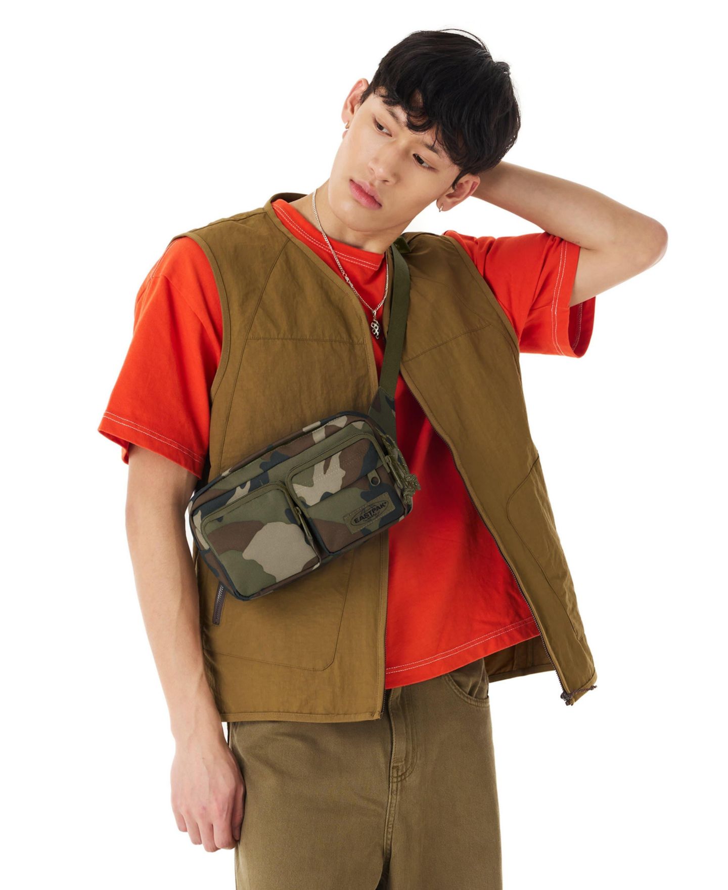 Женская сумка Eastpak Double Crossbody Waistpack, цвет: Камуфляжный — фото 3
