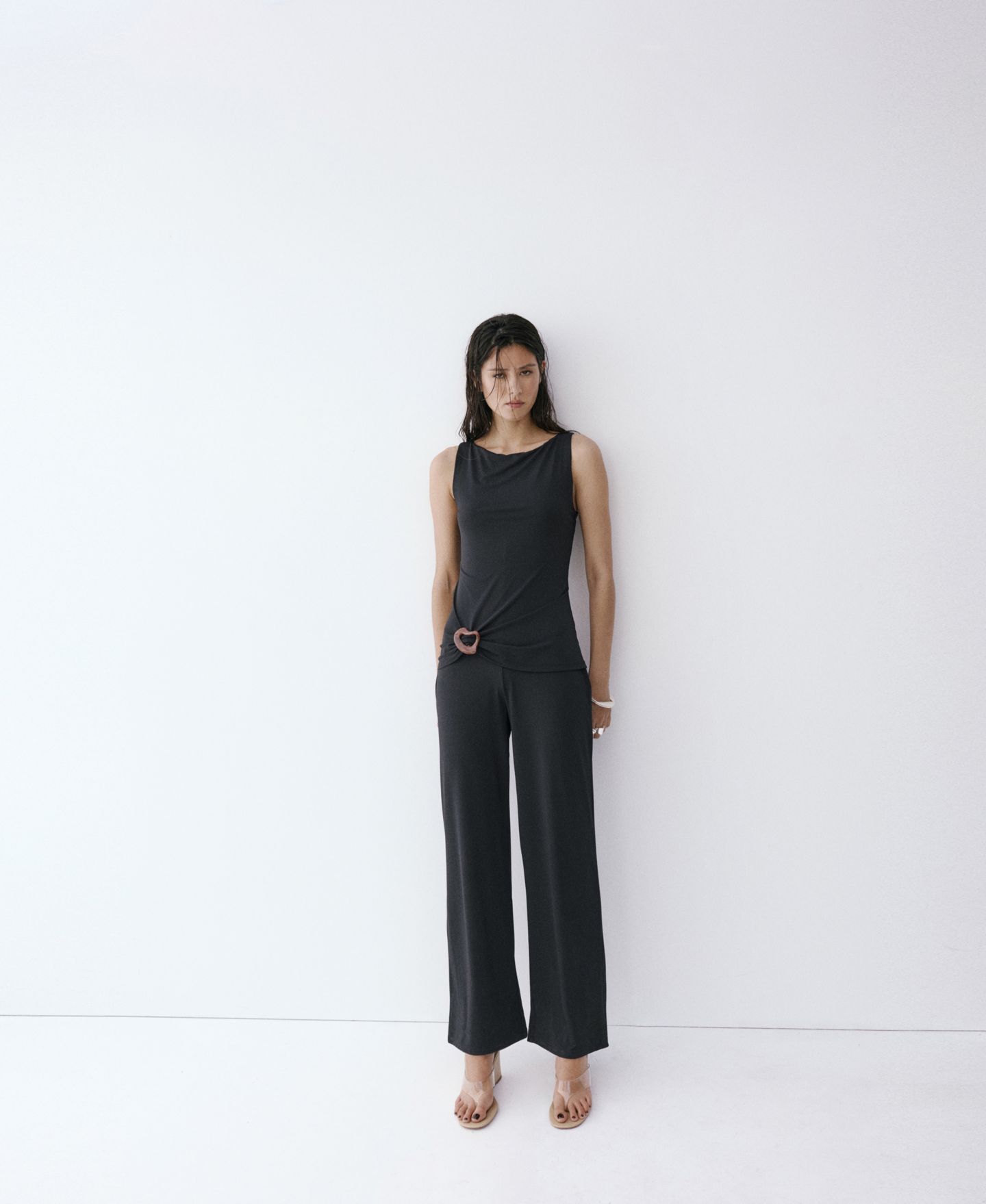 Женский комбинезон MANGO Resin Applique Combined Jumpsuit, цвет: Чёрный — фото 1