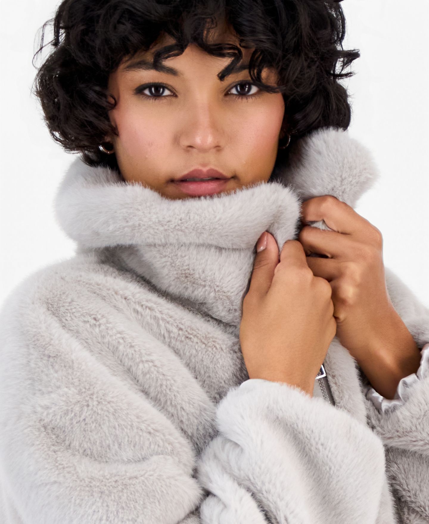 Женская куртка CeCe Petite Faux Fur Bomber, цвет: Экрю — фото 3