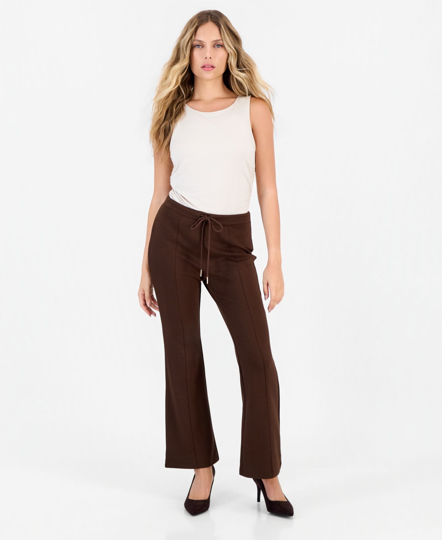 Женские брюки I.N.C. International Concepts Petite High-Rise Drawstring Flare Sweatpants, цвет: Кофейный — фото 1