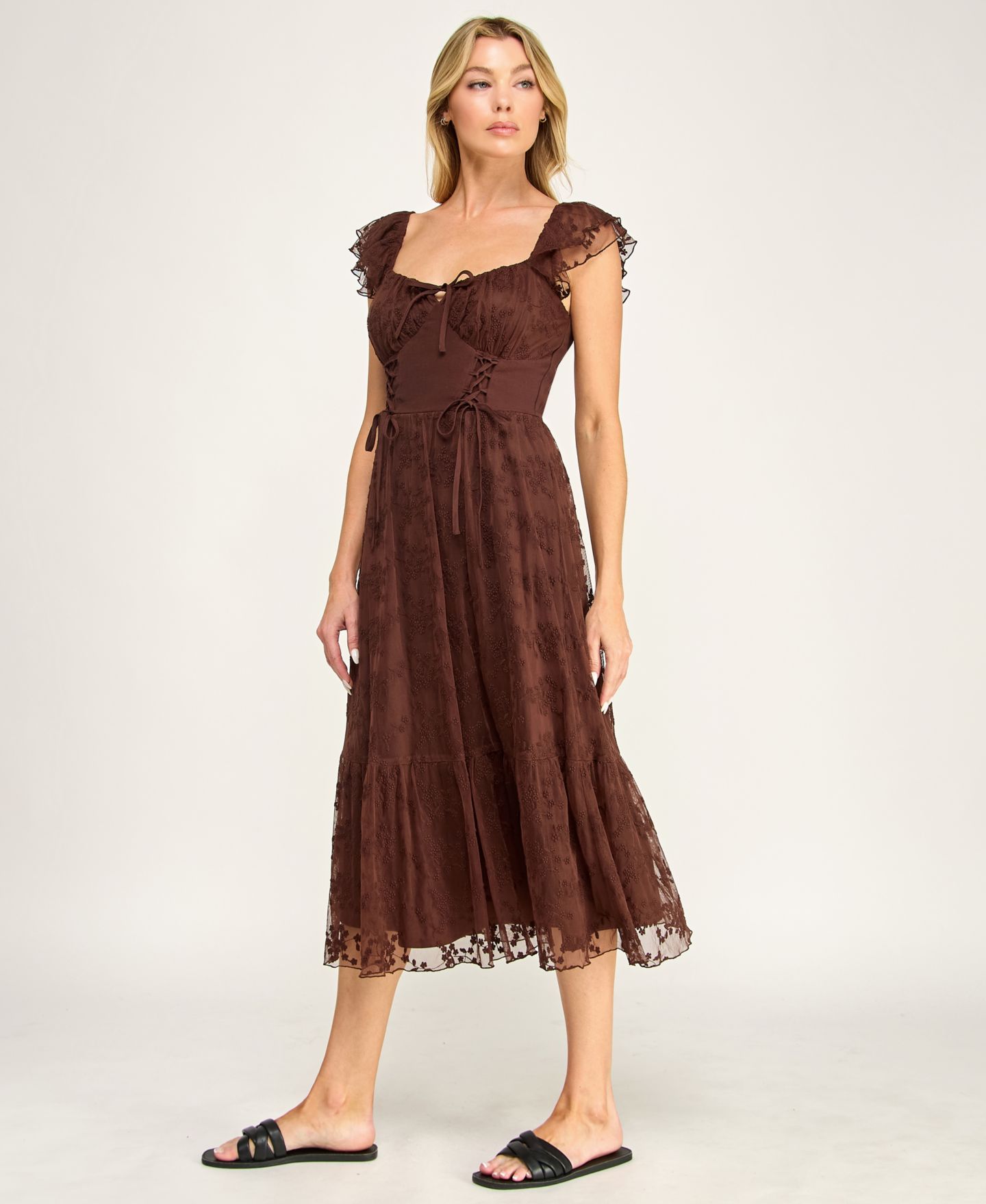 Женское платье ROW A Juniors' Sweetheart-Neck Flutter-Sleeve Lace Midi, цвет: Chicoffee — фото 9