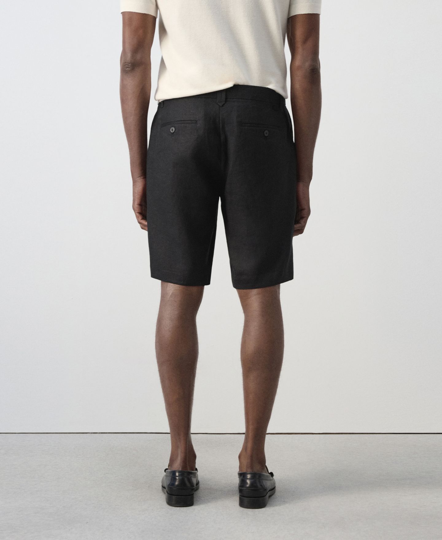Мужские шорты MANGO Slim-Fit Linen 9.84" Bermuda, цвет: Чёрный — фото 2