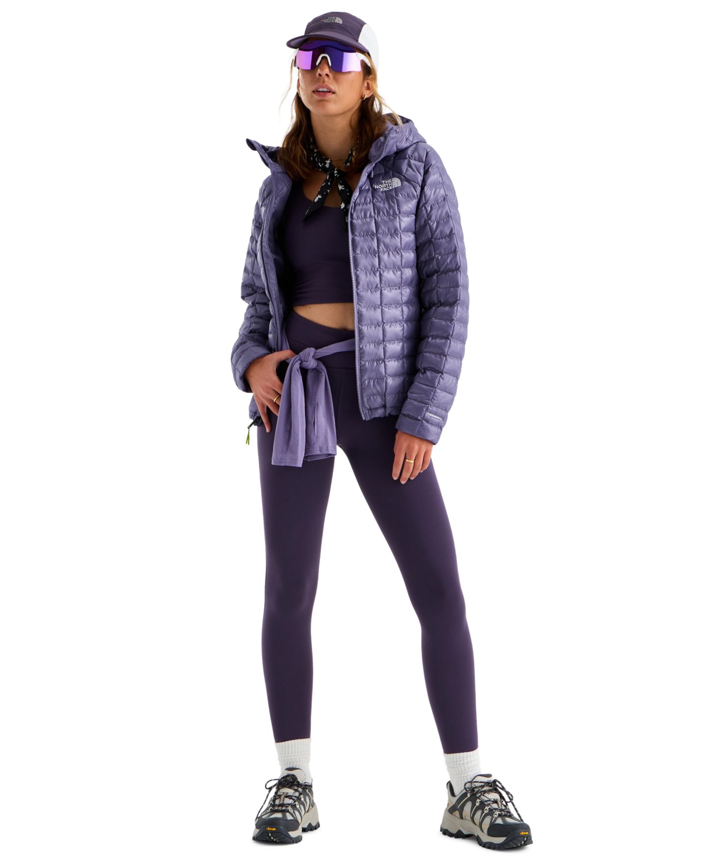 Женская куртка The North Face Thermo-Ball™ Hooded, цвет: Сливовый — фото 2