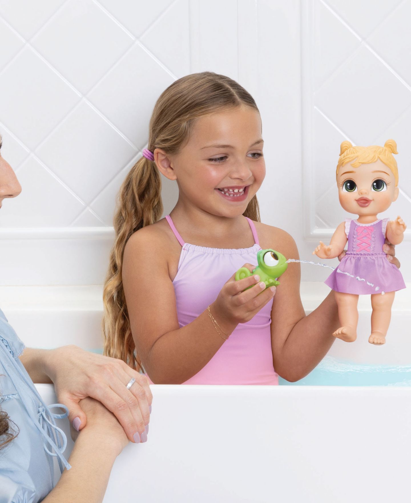 Детская кукла Disney Princess Rapunzel 12" Bathtime Baby Doll — фото 4