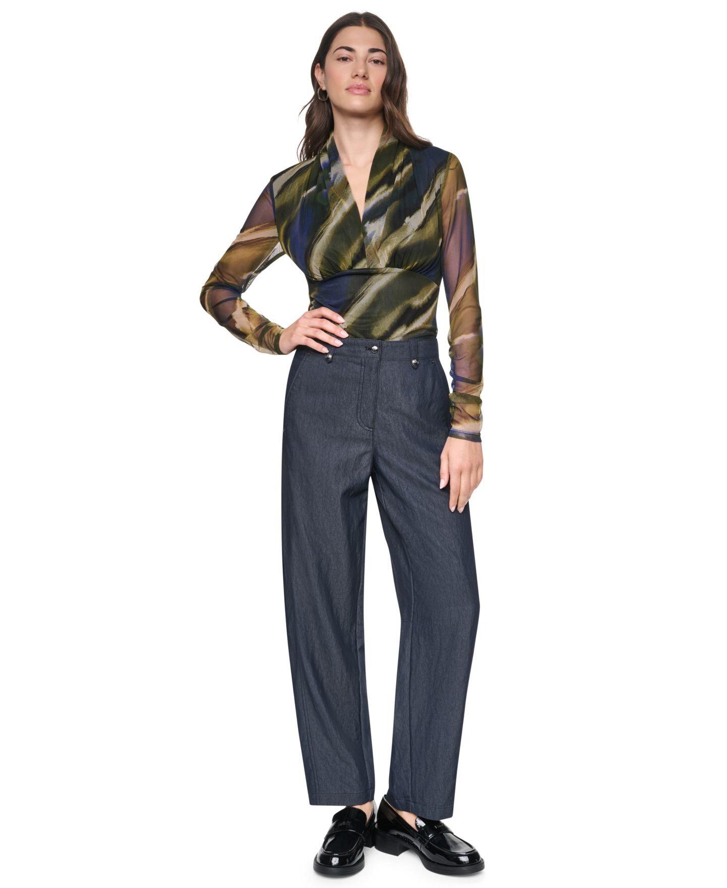 Женские брюки DKNY Barrel-Leg Mid-Rise Indigo Sanded Twill, цвет: Тёмный индиго варёный — фото 2