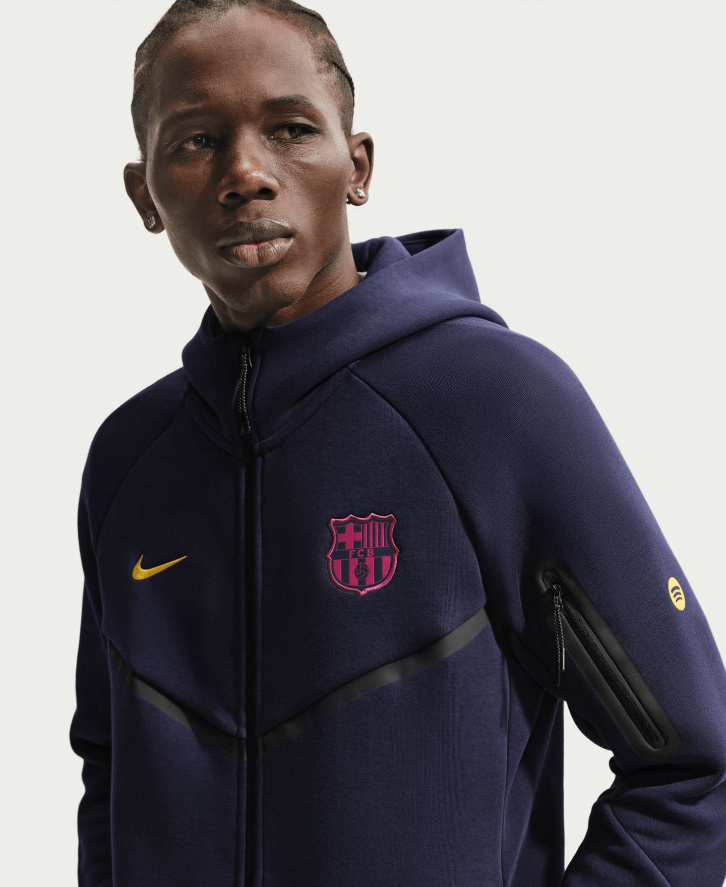 Мужское худи Nike Navy Barcelona Tech Fleece Windrunner Raglan Full-Zip — фото 3