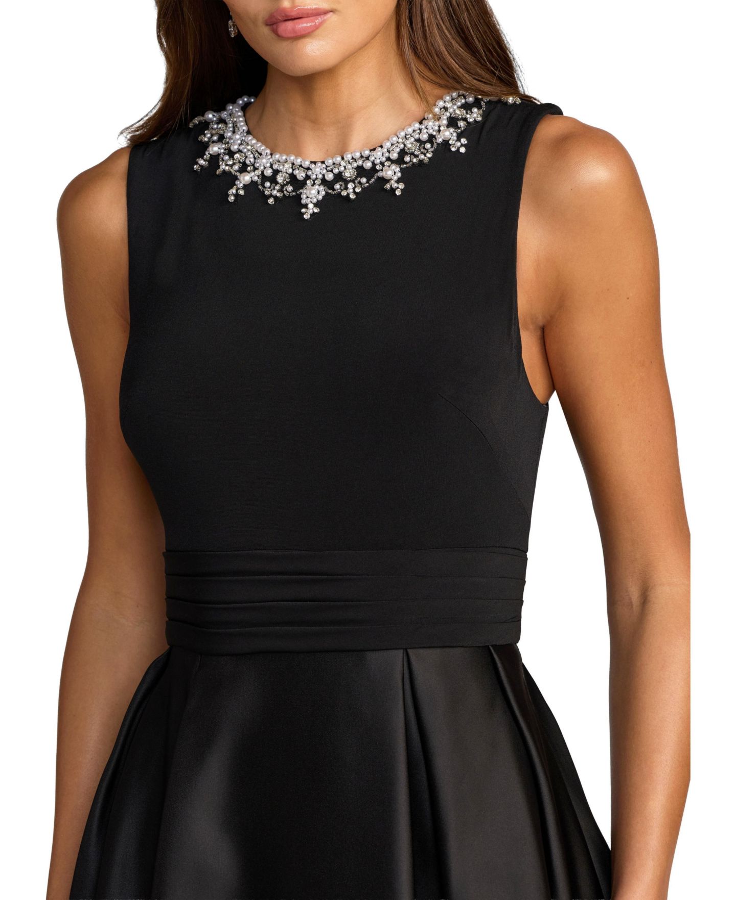 Женские платья Mac Duggal Petite Pearl-Embellished High-Neck Sleeveless A-Line Evening Gown, цвет: Чёрный — фото 3