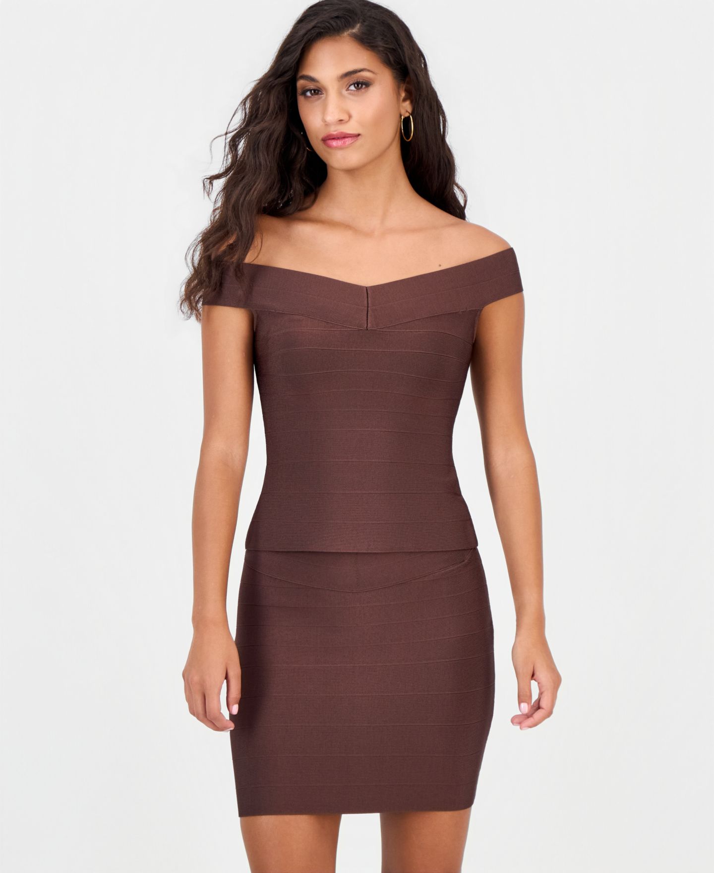 Женский топ GUESS Off-The-Shoulder Alexis Bandage, цвет: Тёмный кофейный — фото 1