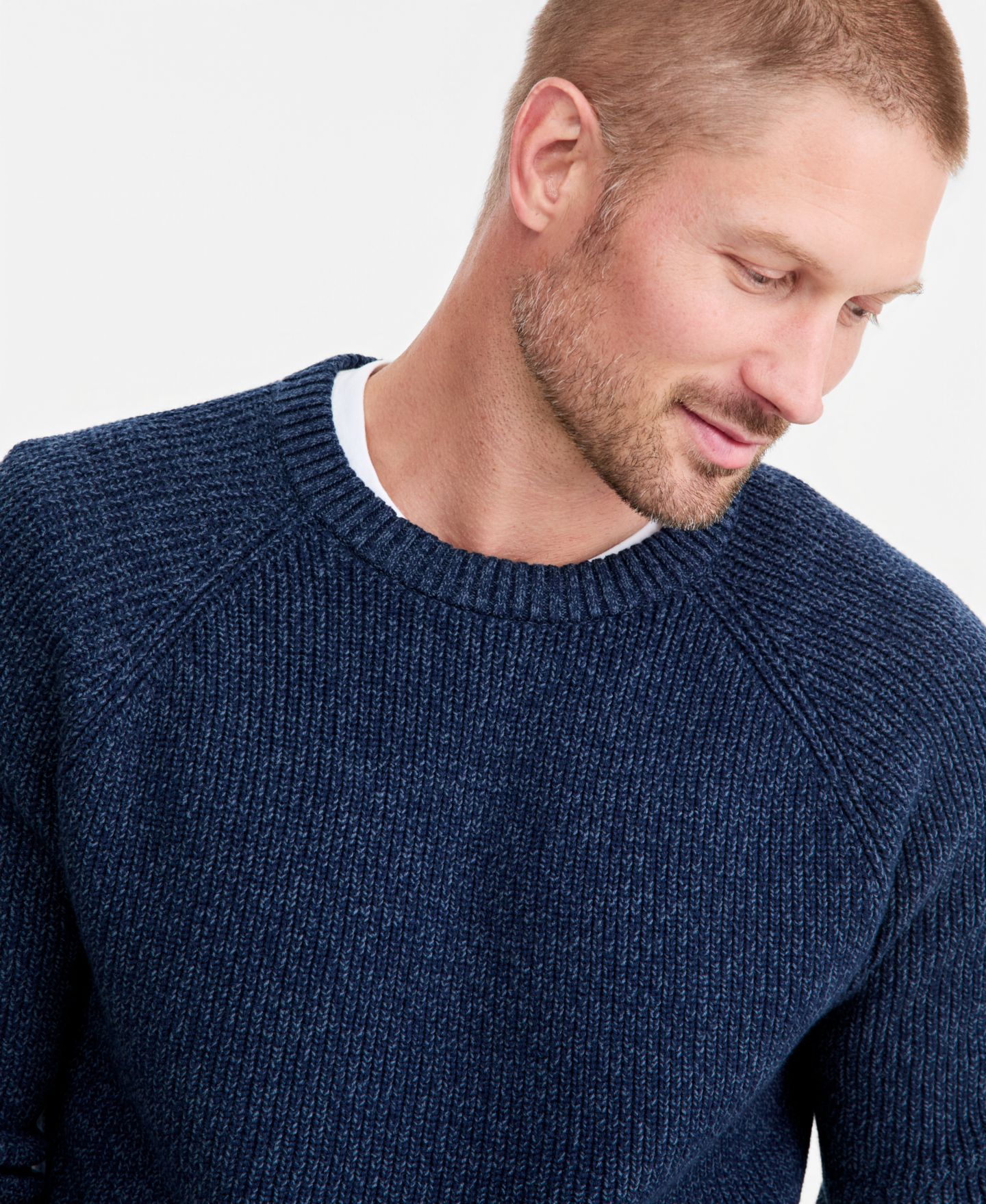 Мужской свитер Sun + Stone Luke Marled Raglan-Sleeve Crewneck, цвет: Тёмно-синий — фото 3