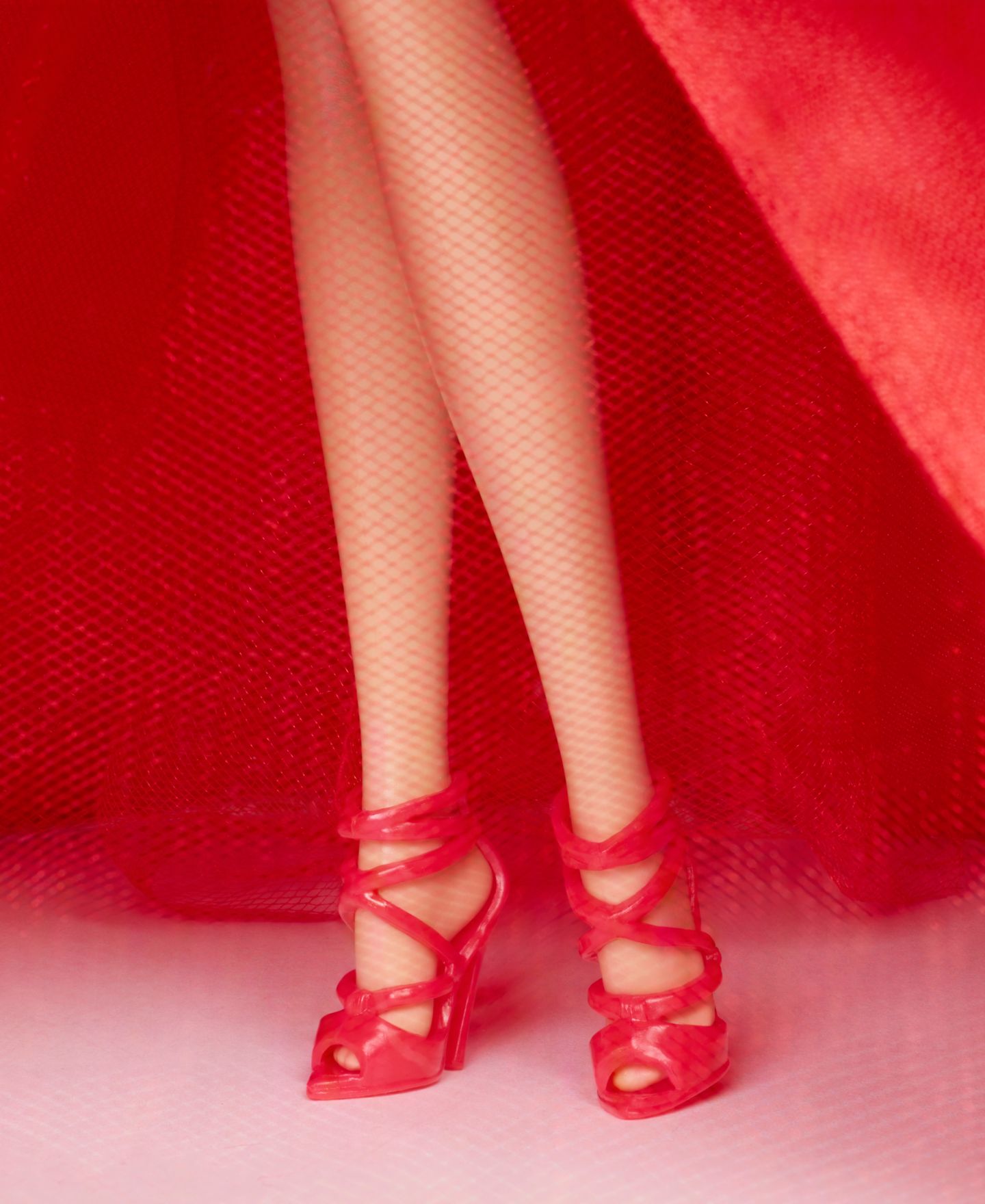 Детская кукла Barbie 2026 Holiday 13" Collectible Blonde Hair Fashion Doll — фото 3