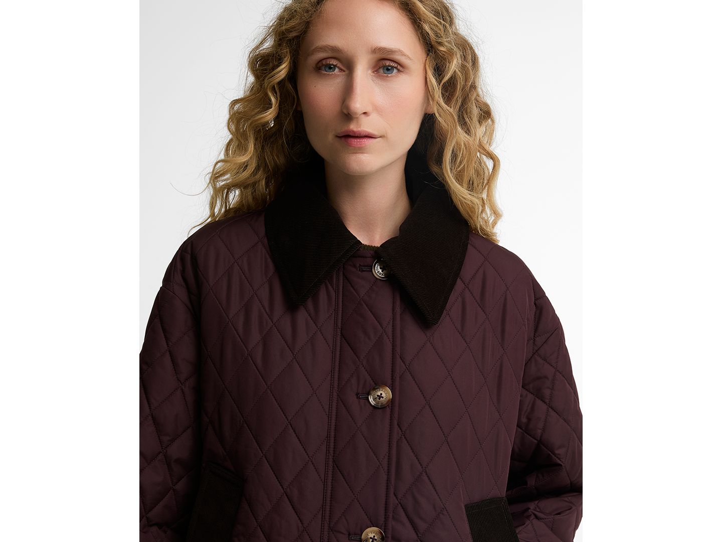 Женское пальто Barbour Moira Quilted Short, цвет: Инжирный / Теневой — фото 4
