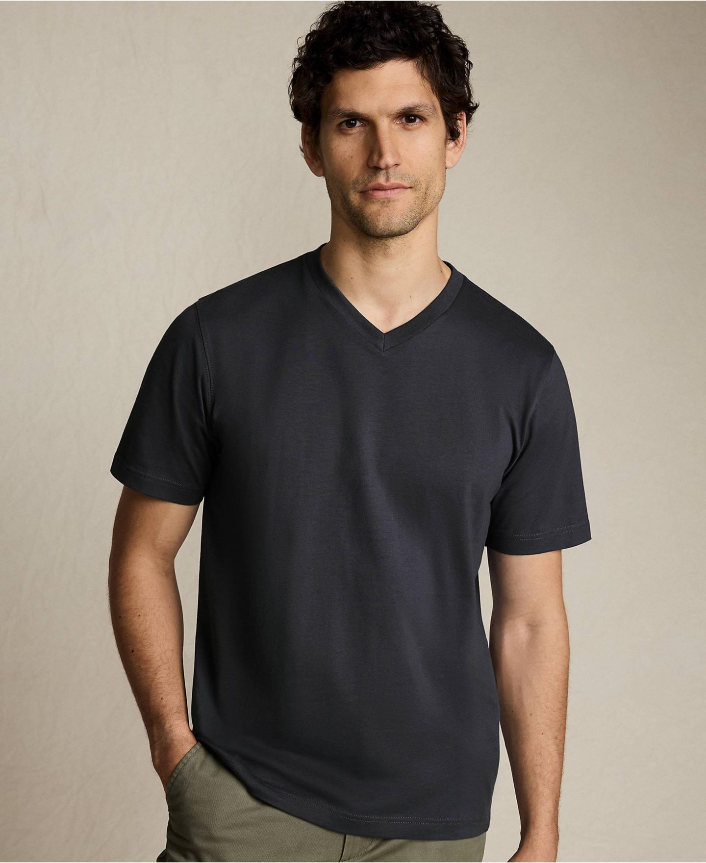 Мужская футболка Lands' End Super-T Short Sleeve V-Neck, цвет: Чёрный — фото 4