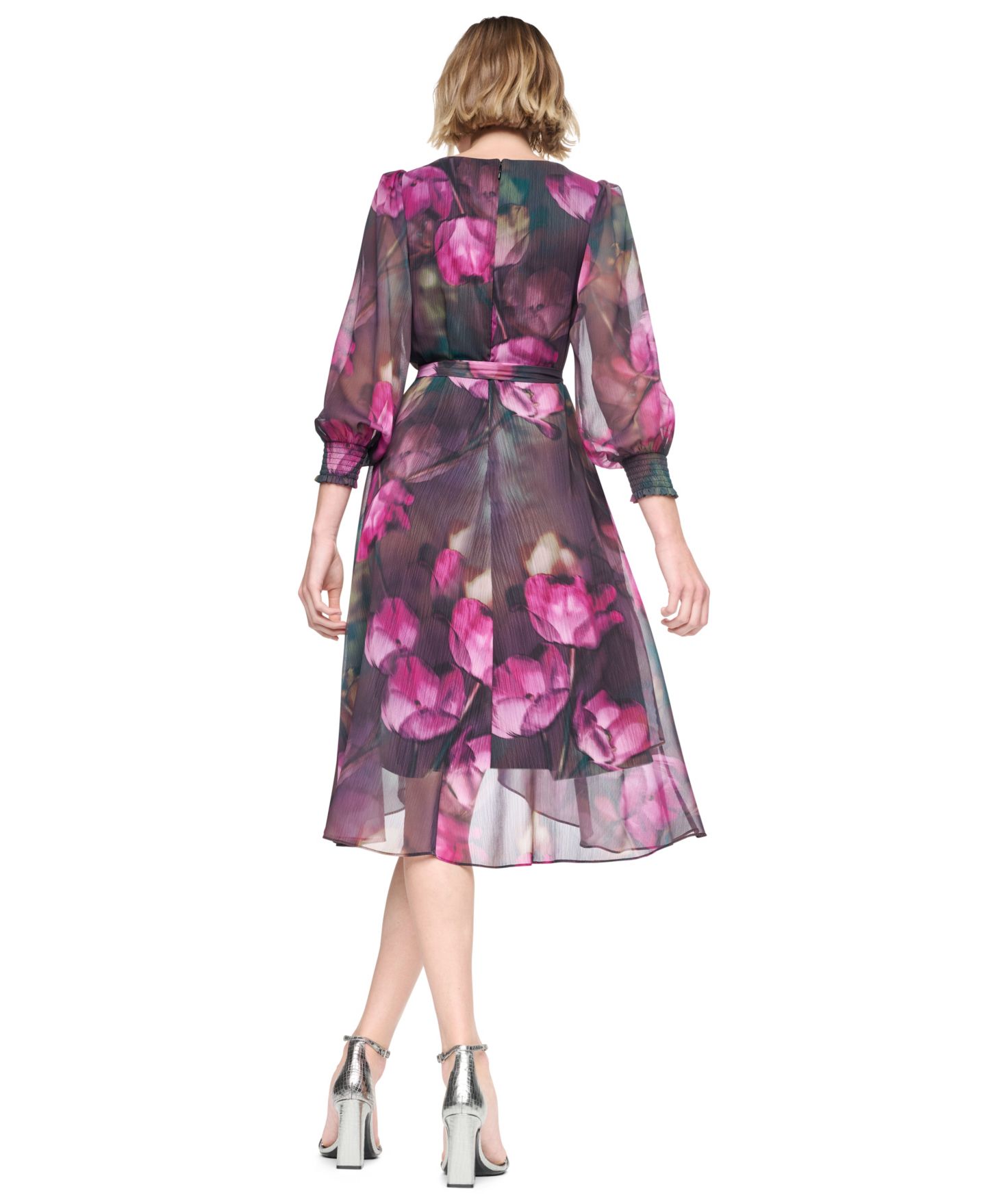 Женское платье DKNY Petite Smocked Wrap Midi Floral-Print Long-Sleeve Dress, цвет: Ягодный разноцветный — фото 4