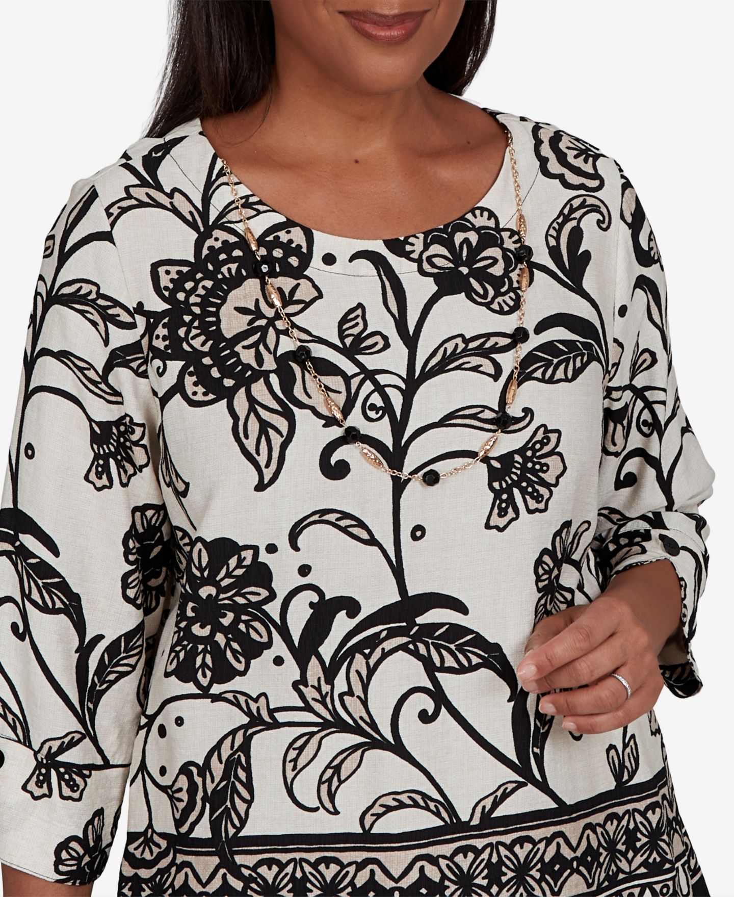 Женский топ Alfred Dunner Petite Travel Advisory Scroll Border 3/4-Sleeve Floral, цвет: Нейтральный разноцветный — фото 4