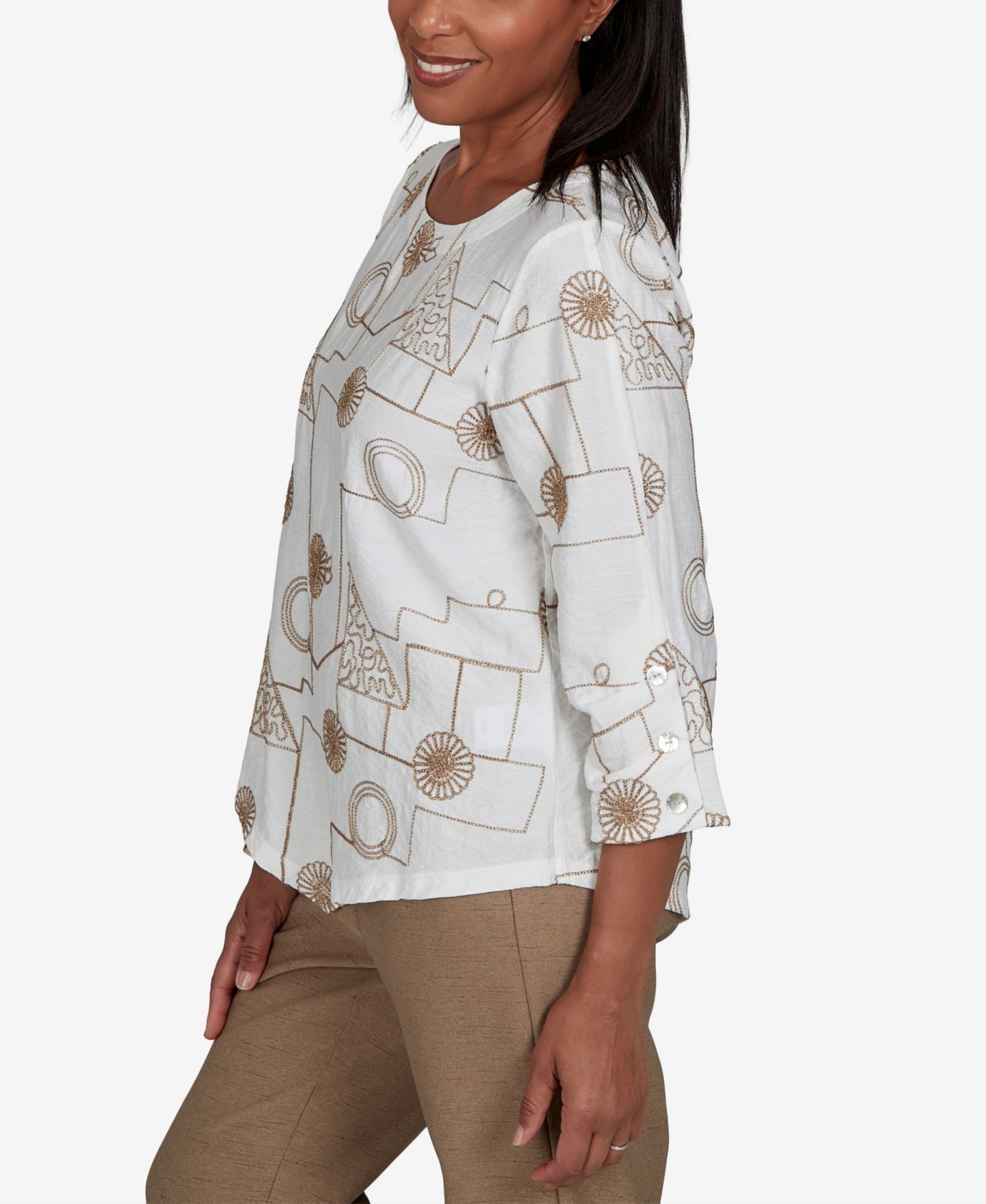 Женская блузка Alfred Dunner Petite Union Square Geometric-Floral 3/4-Sleeve Crewneck Rayon-Nylon Blend, цвет: Слоновая кость — фото 3