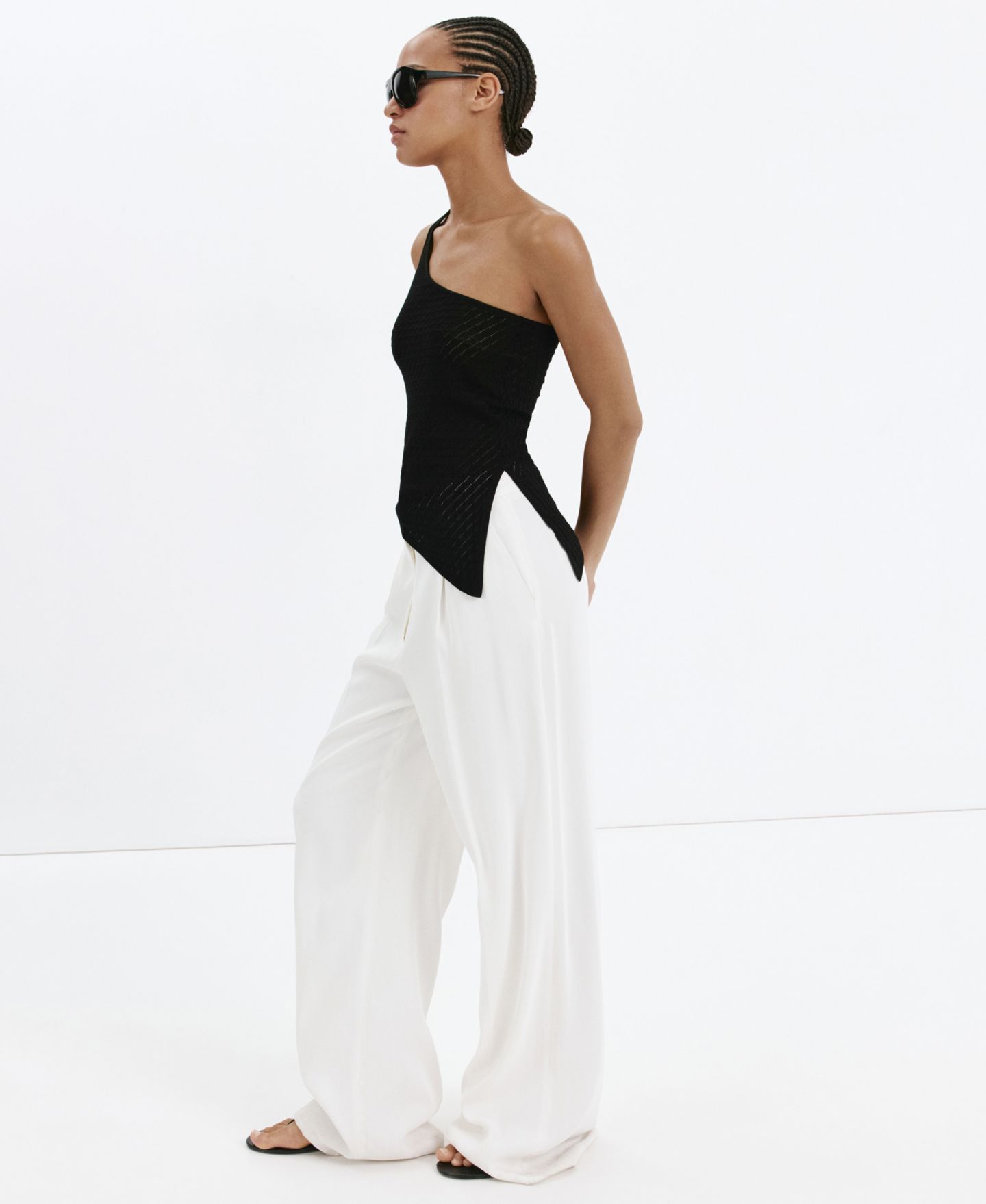 Женский топ Mango One-Shoulder Open-Knit Side-Slit, цвет: Чёрный — фото 5