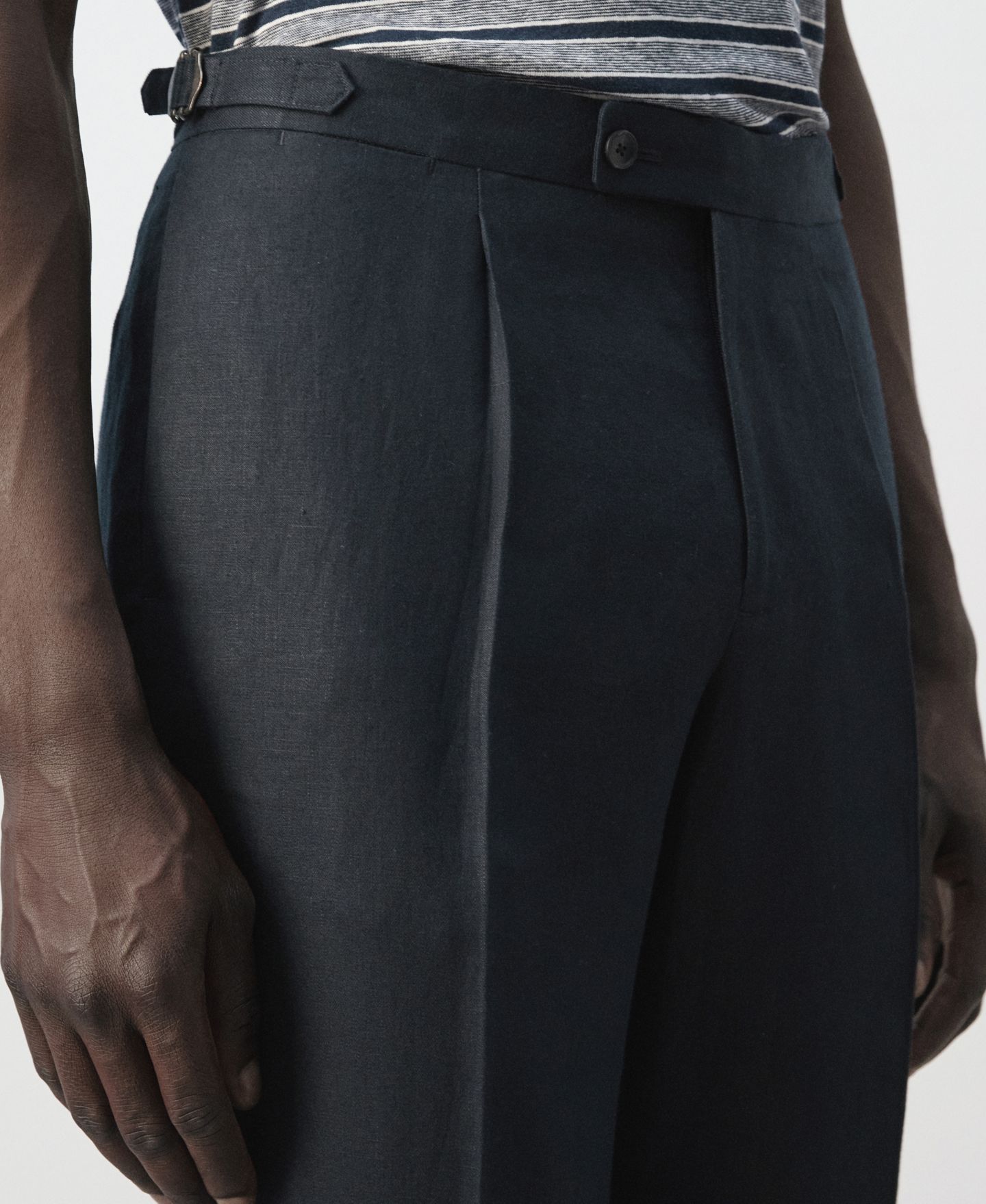Мужские брюки Mango Adjustable Bands Linen Suit, цвет: Тёмно-синий — фото 4