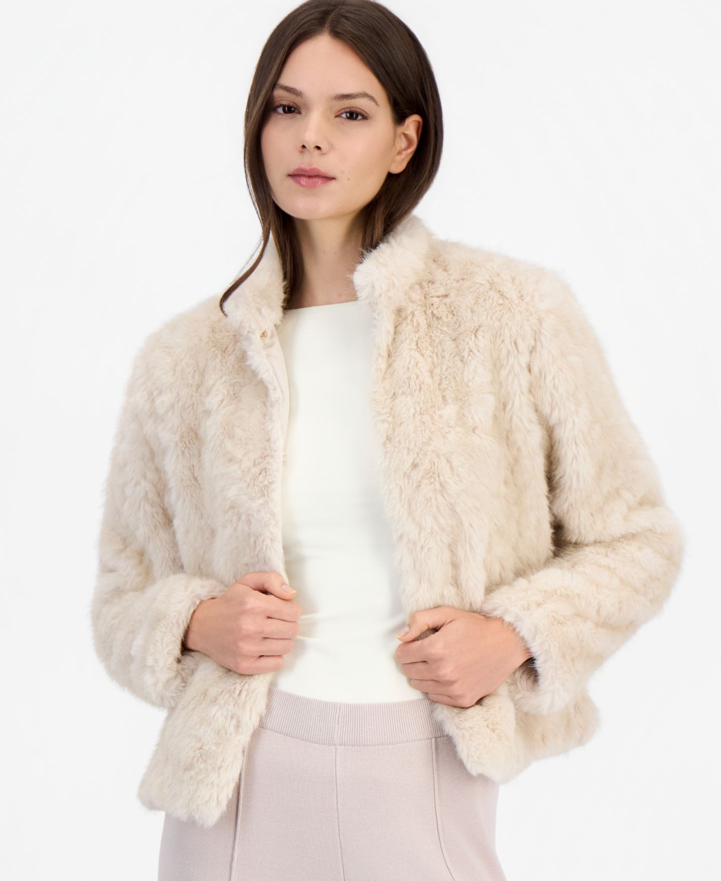 Женская куртка Tahari ASL Cropped Teddy Faux Fur, цвет: Слоновая кость — фото 4