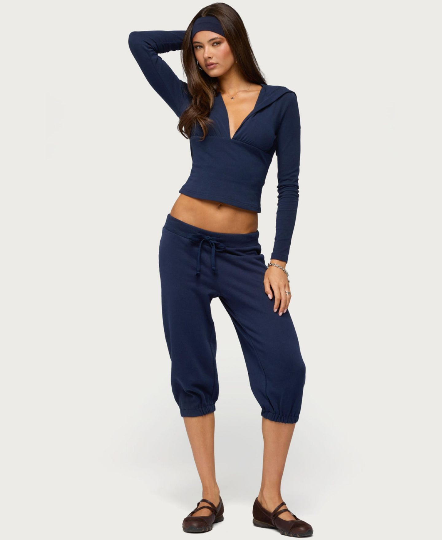 Женский топ Edikted Natashah Hooded Long-Sleeve Cropped, цвет: Тёмно-синий — фото 3