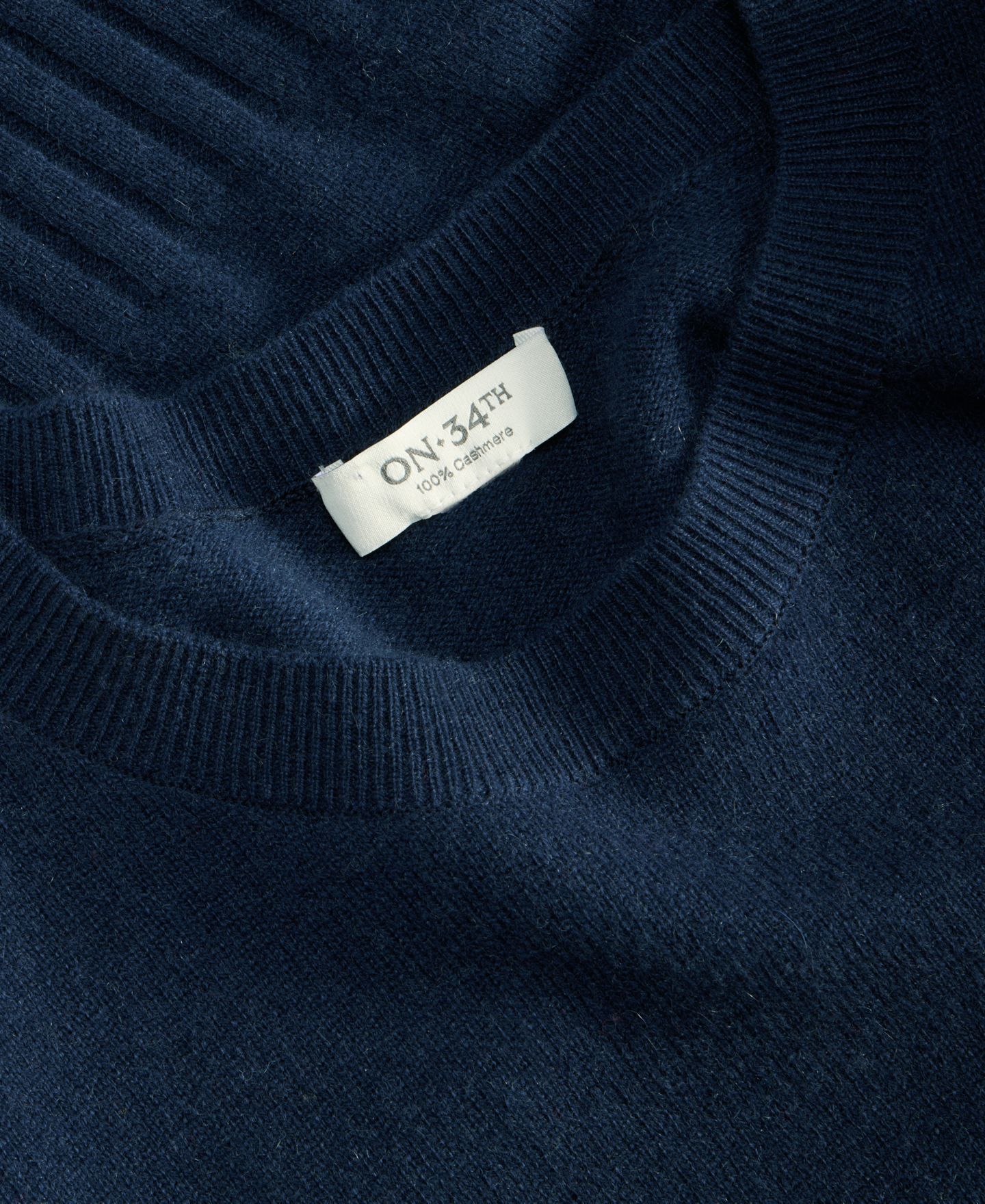 Женский свитер On 34th 100% Cashmere Crewneck Shrunken Pullover, цвет: Тёмно-синий — фото 4