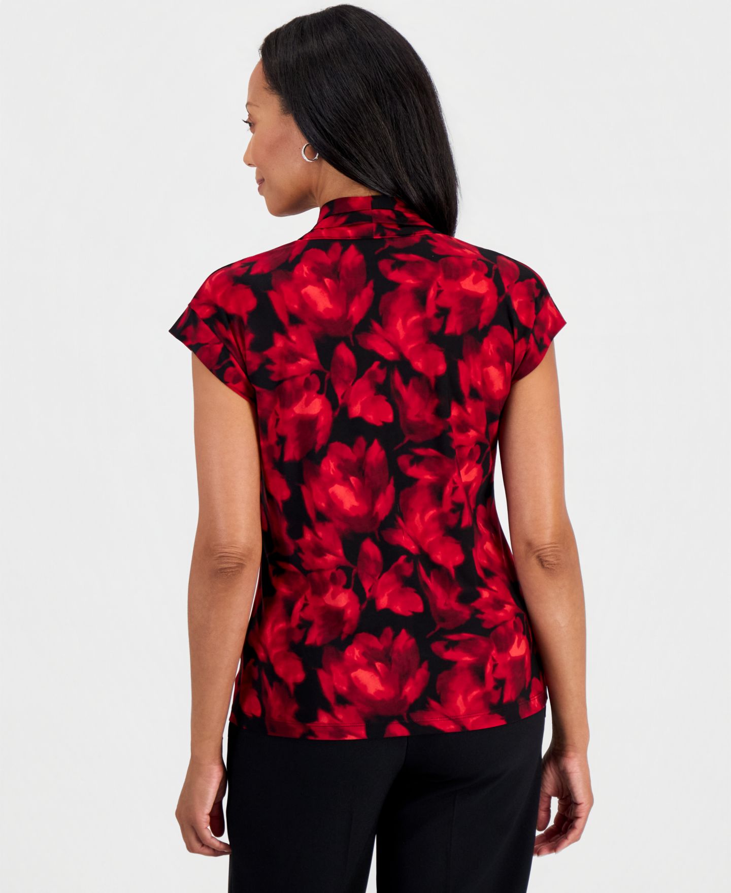 Женская блузка Kasper Everyday Knit Floral Funnel Neck Short Sleeve Blouse, цвет: Красный разноцветный — фото 3