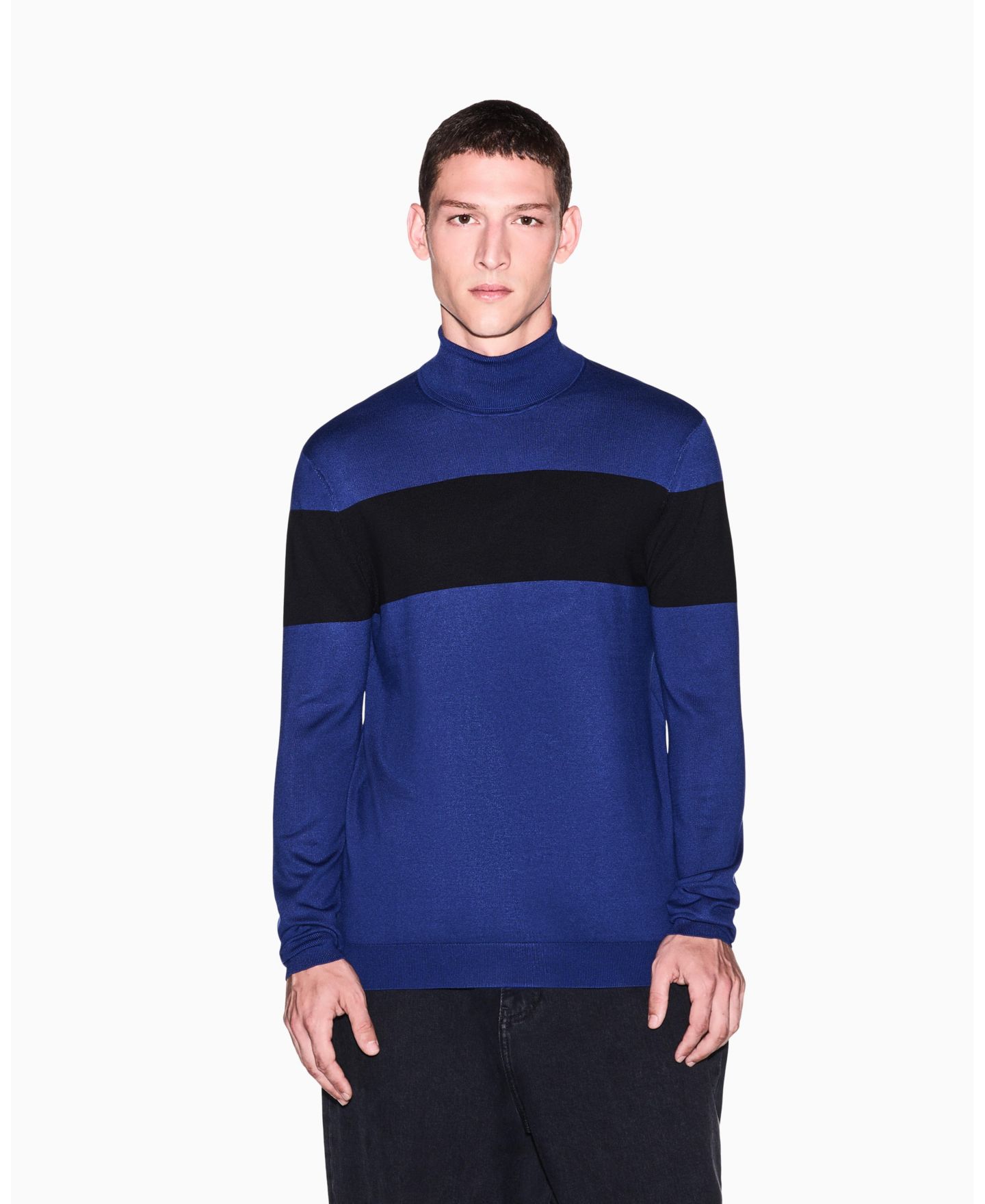 Мужской свитер A|X Armani Exchange Viscose Colorblock Turtleneck, цвет: Синий чёрный — фото 9