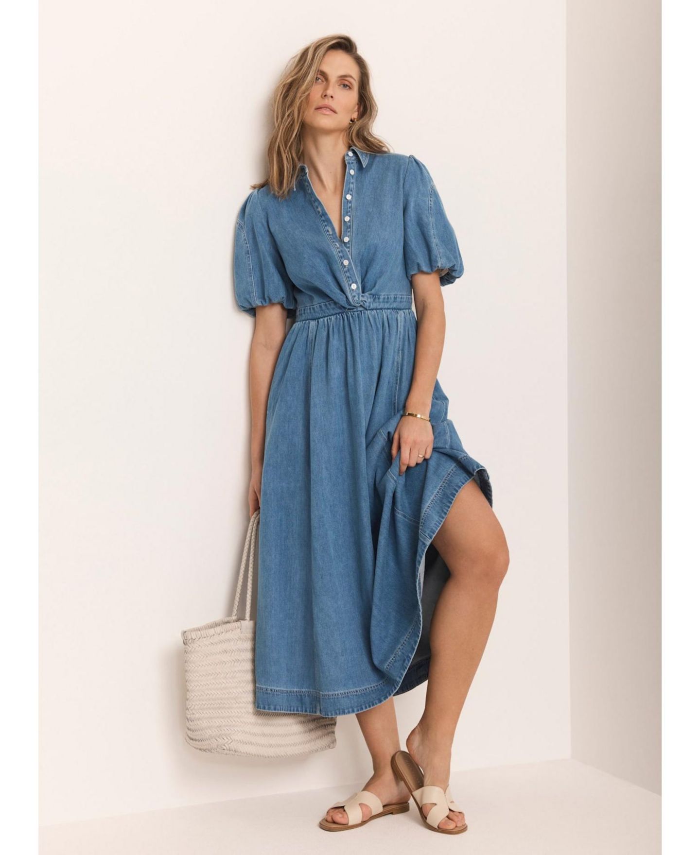 Женское платье Mint Velvet Twist Puff-Shoulder Cotton-Blend Denim Midi, цвет: Синий — фото 4