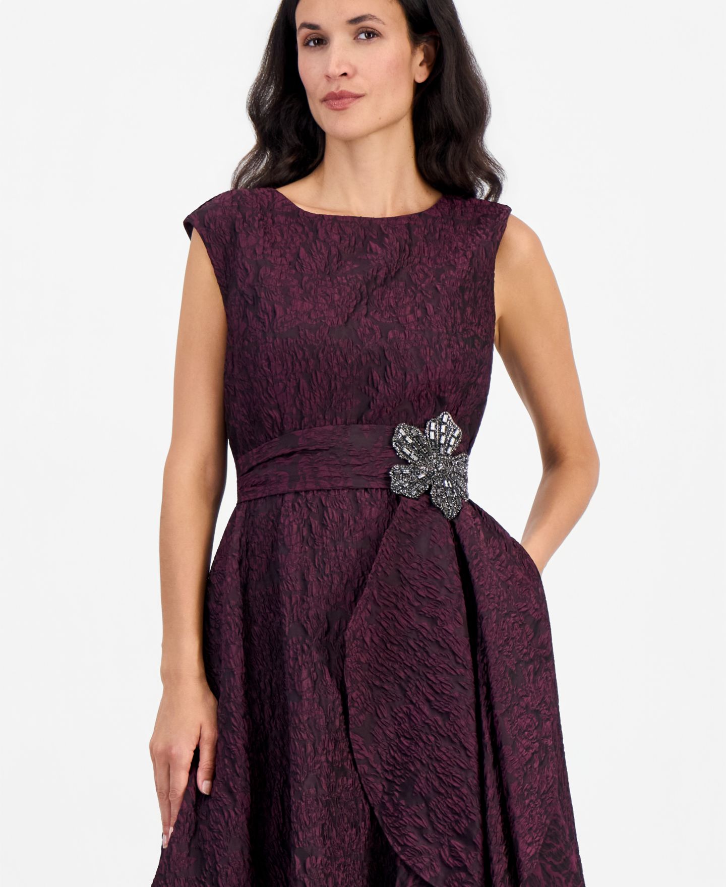 Женские платья Tahari Beaded Crinkle Boat Neck Gown, цвет: Сливовый — фото 4