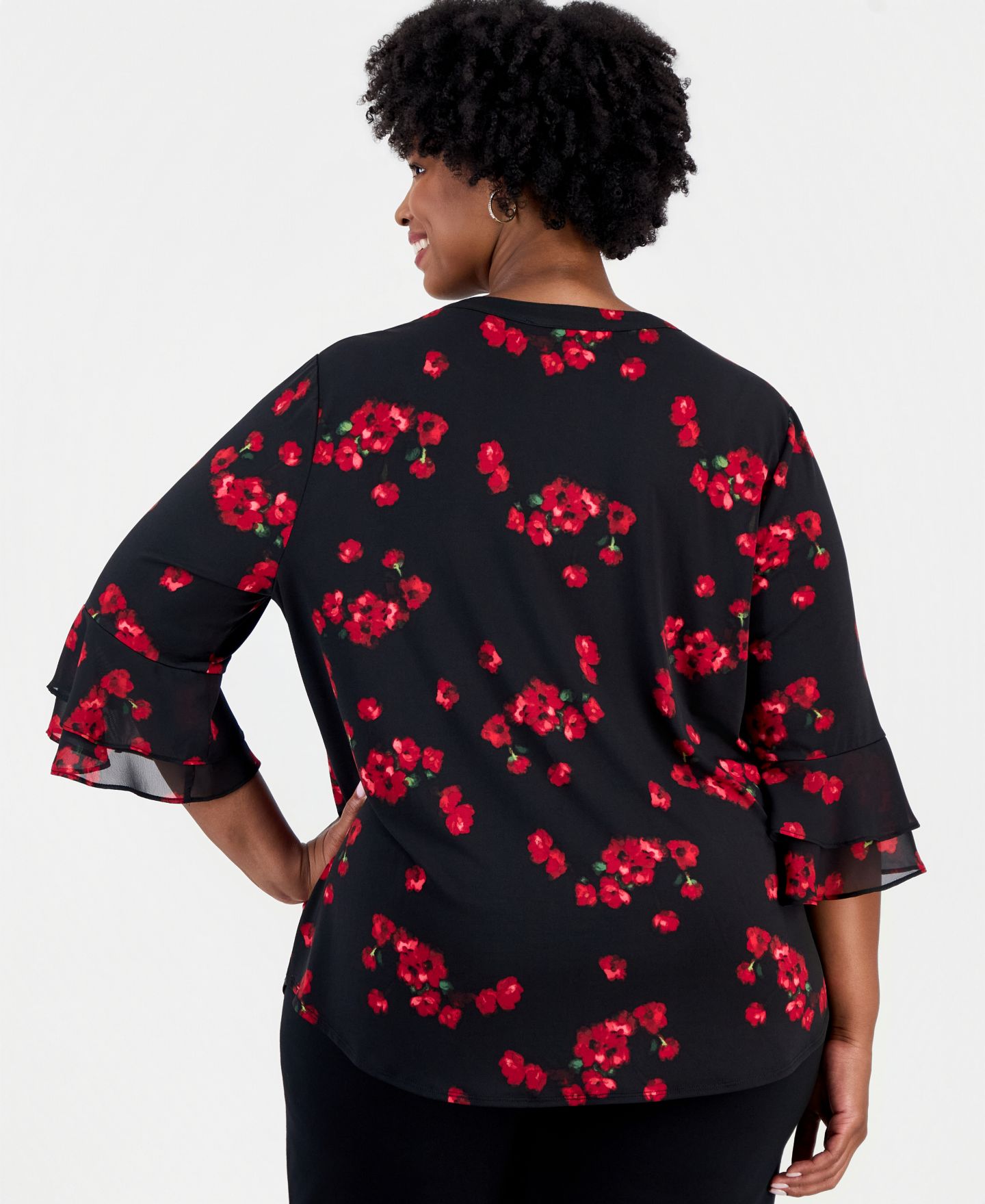 Женский топ Kasper Plus Size Flutter Split Neck Allover Floral Print Tunic, цвет: Чёрный разноцветный — фото 3