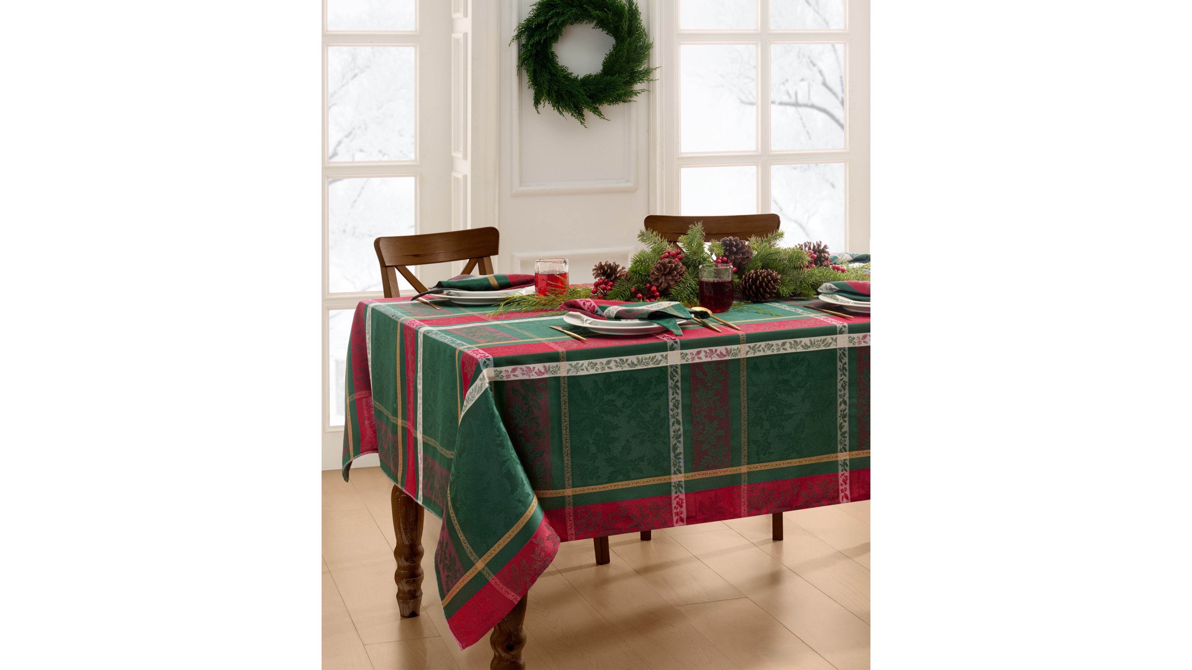 Elrene Merry and Festive Jacquard Tablecloth