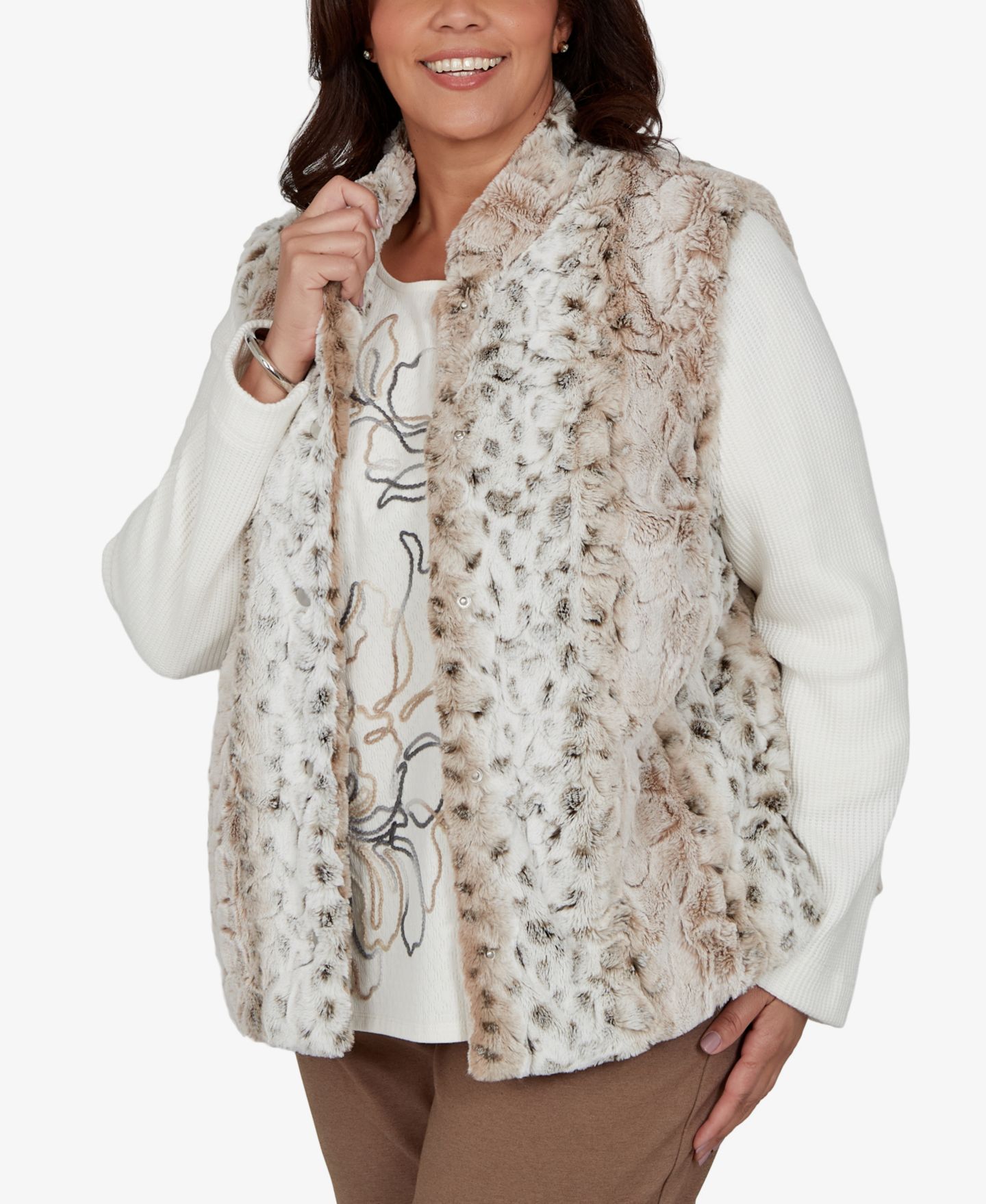 Женская куртка Alfred Dunner Plus Size Animal-Print Mock Neck Short Faux Fur Teddy, цвет: Кремовый — фото 3