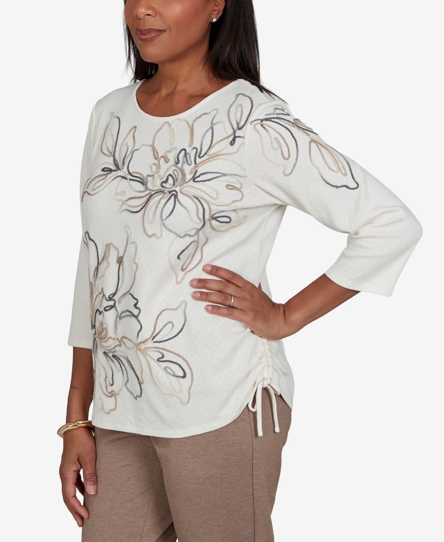 Женская футболка Alfred Dunner Petite Floral Ruched 3/4-Sleeve, цвет: Слоновая кость — фото 2