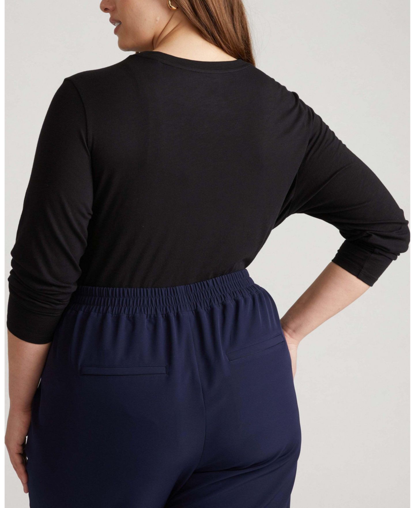 Женская футболка Universal Standard Plus Size Tee Rex Semi-Sheer Lightweight Long-Sleeve Crewneck, цвет: Чёрный — фото 2