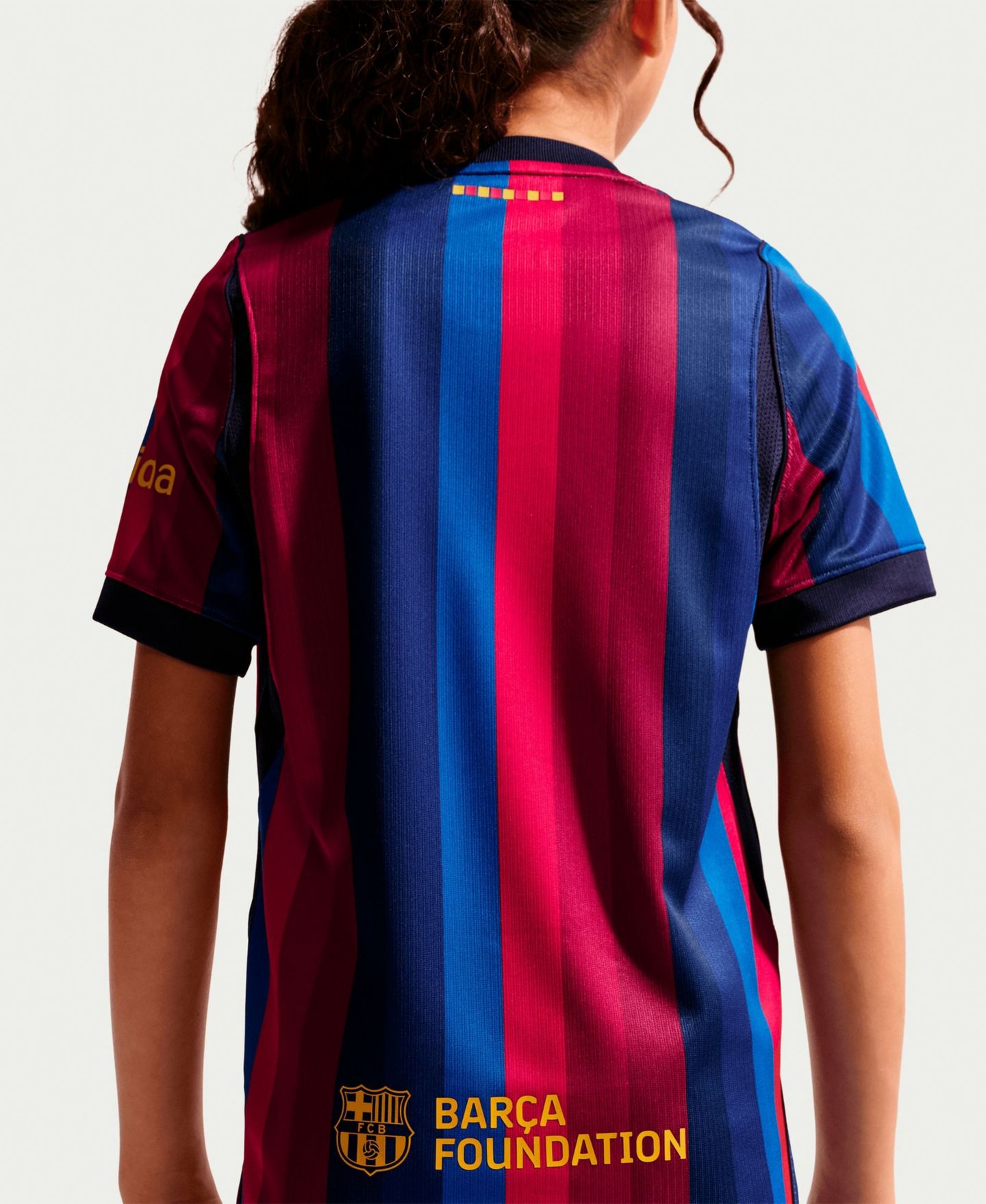 Детское джерси Nike Big Boys and Girls Red Barcelona 2026/27 Home Stadium Replica Jersey, цвет: Красный — фото 4