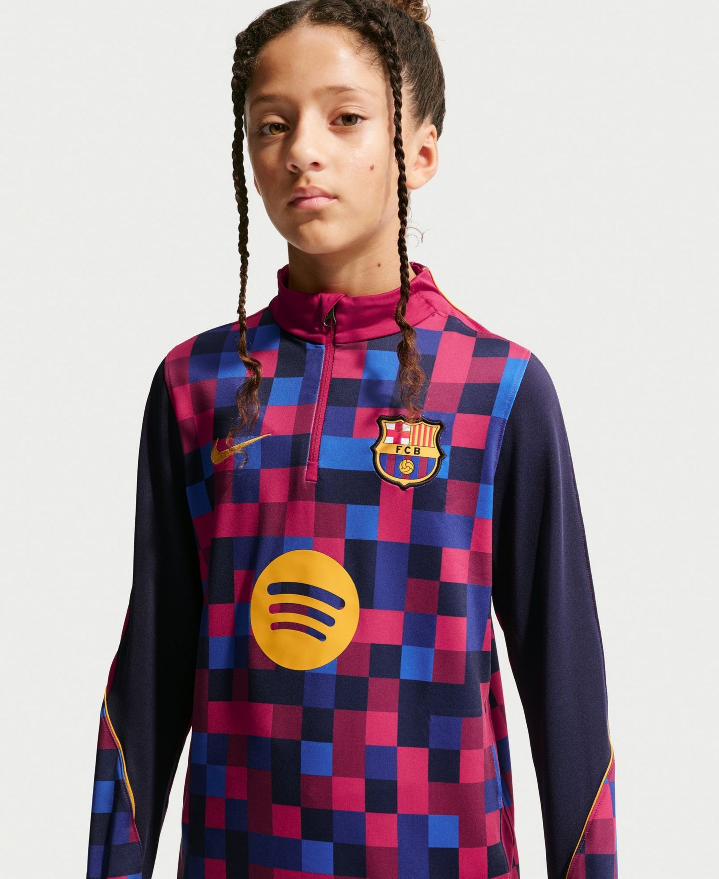 Детское джерси Nike Big Boys and Girls Garnet Barcelona 2026/27 Strike Dri-FIT Long Sleeve Quarter-Zip Drill Jersey — фото 7