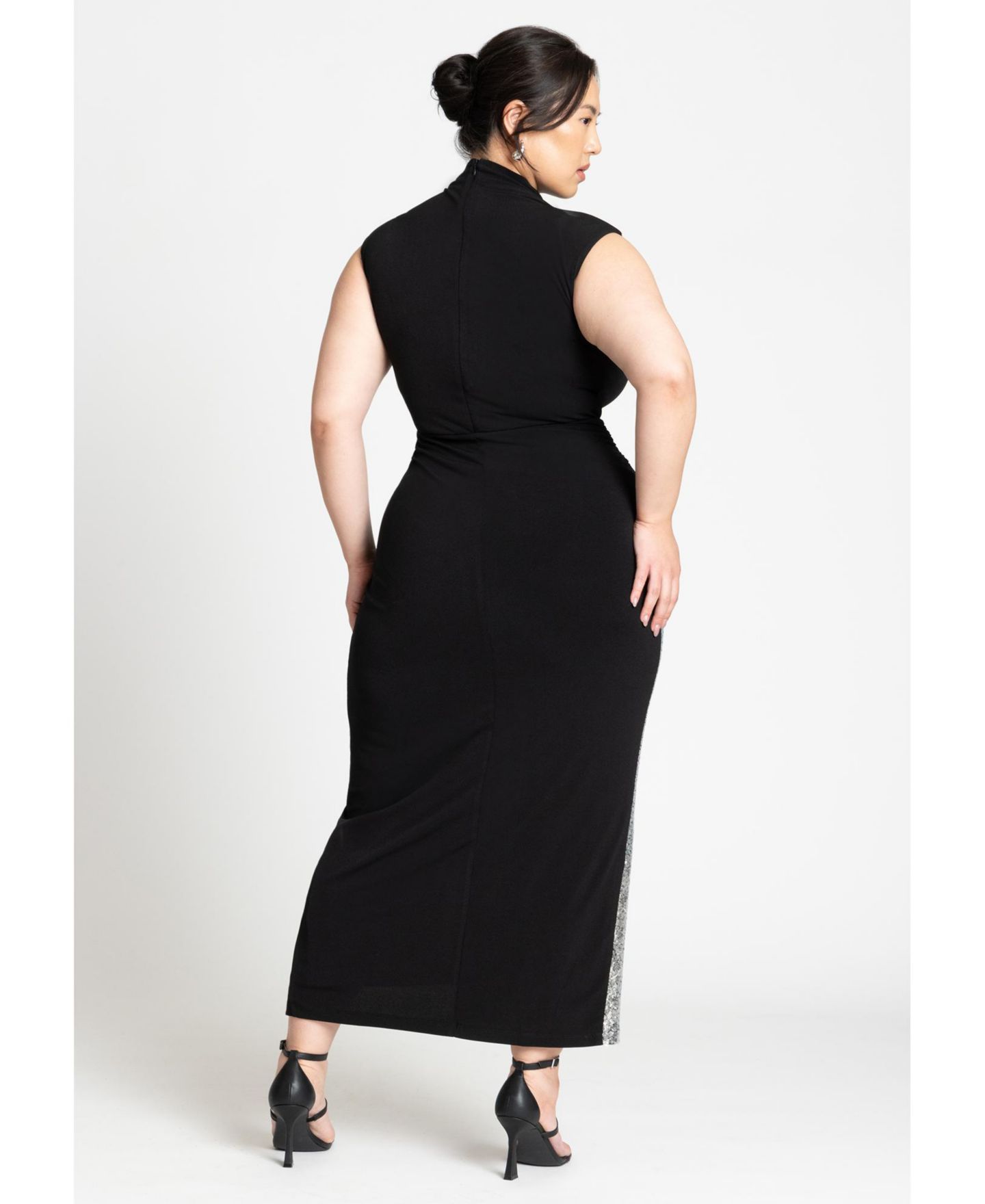 Женское платье ELOQUII Funnel Neck Knit Dress With Sequin, цвет: Чёрный оникс — фото 4