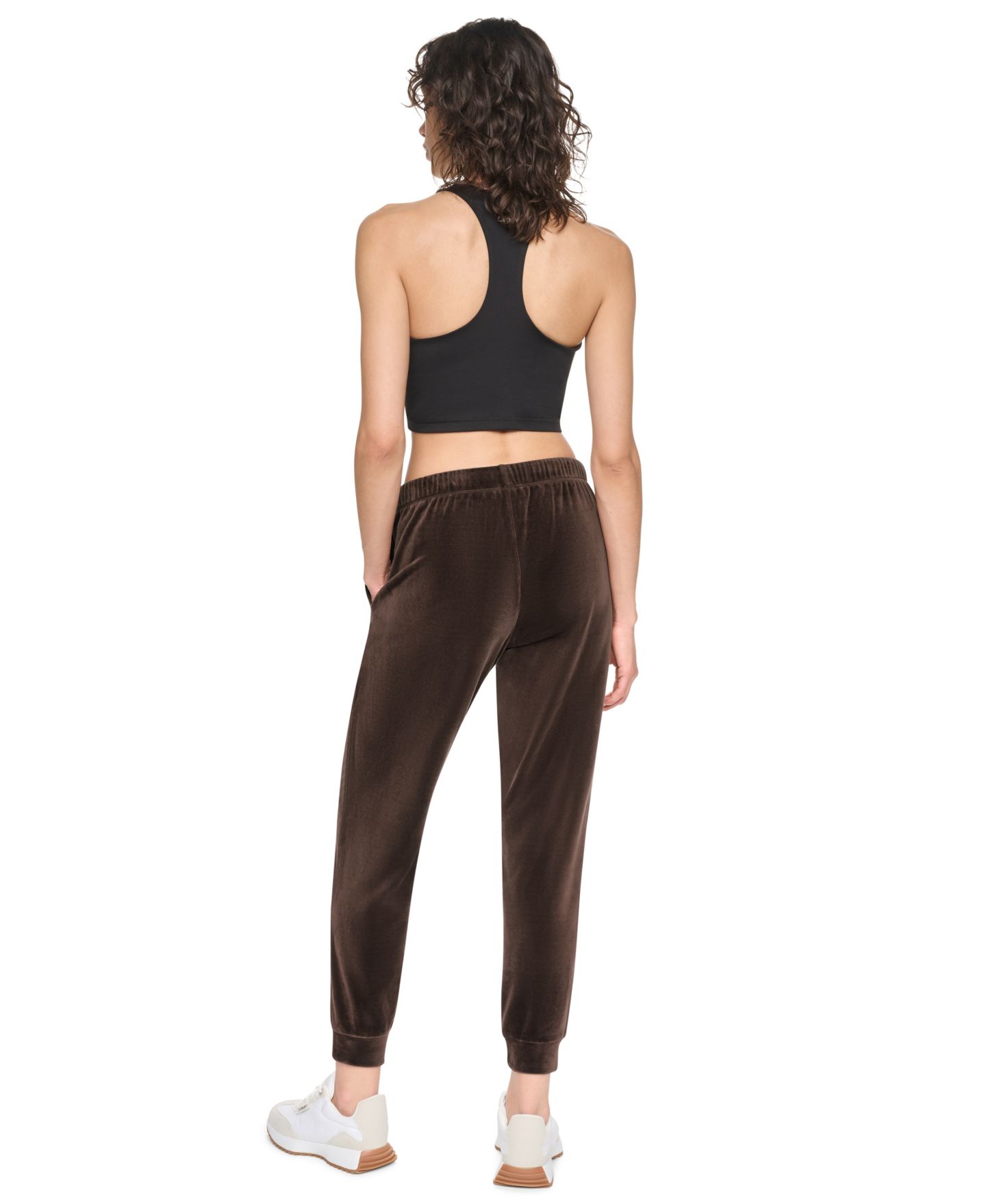 Женские брюки DKNY Sport Mid-Rise Super-Soft Velour Rhinestone Logo Jogger, цвет: Чёрный — фото 11