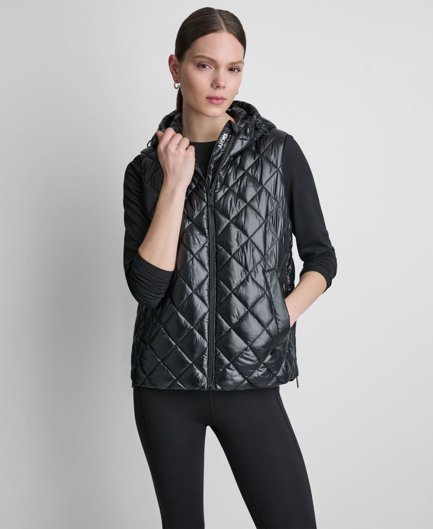 Женский жилет DKNY Sport Hooded Diamond Quilt, цвет: Металлик чёрный — фото 8