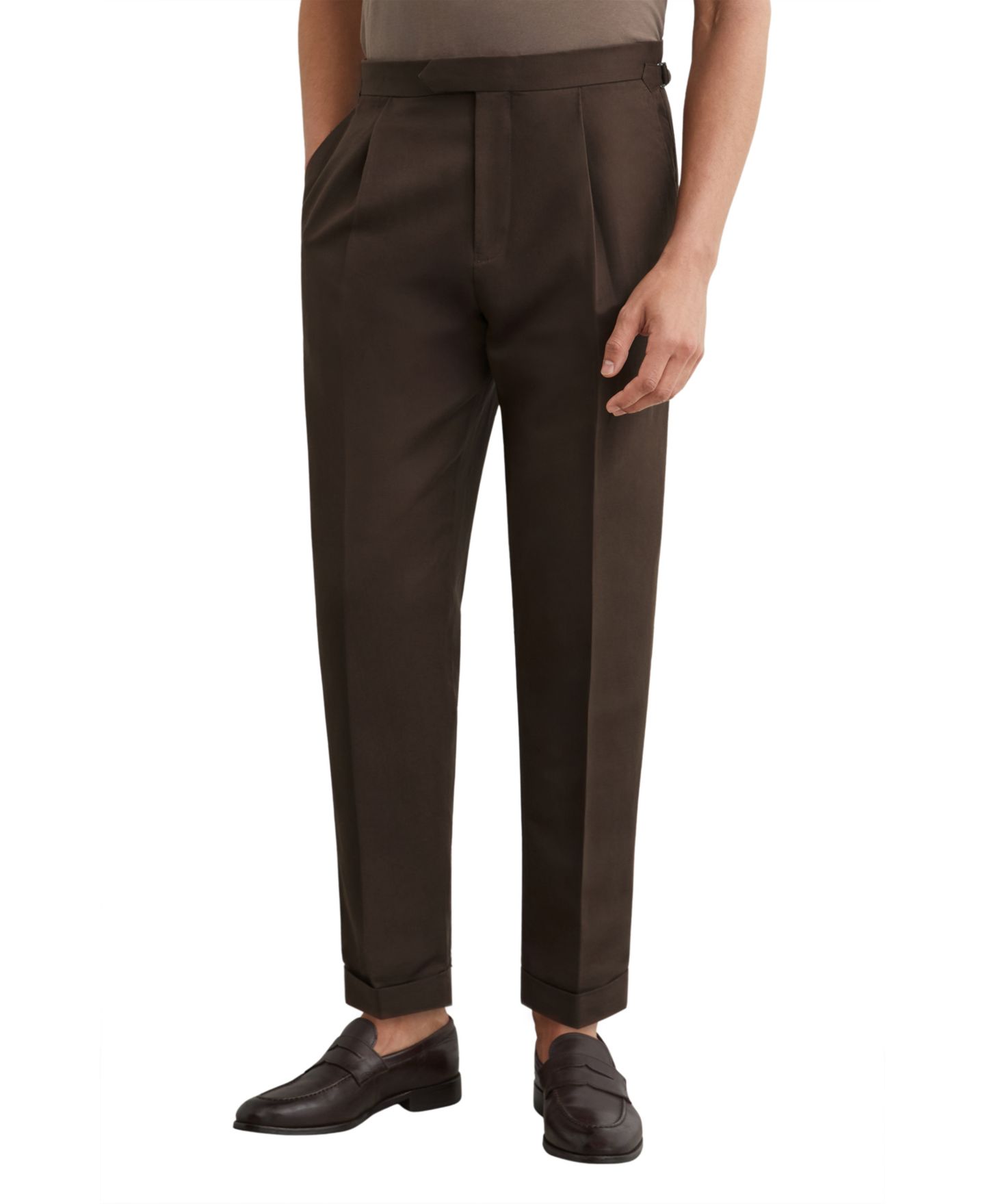 Мужские брюки REISS Com Pleated Tapered-Fit Linen-Blend Trousers, цвет: Шоколадный коричневый — фото 1