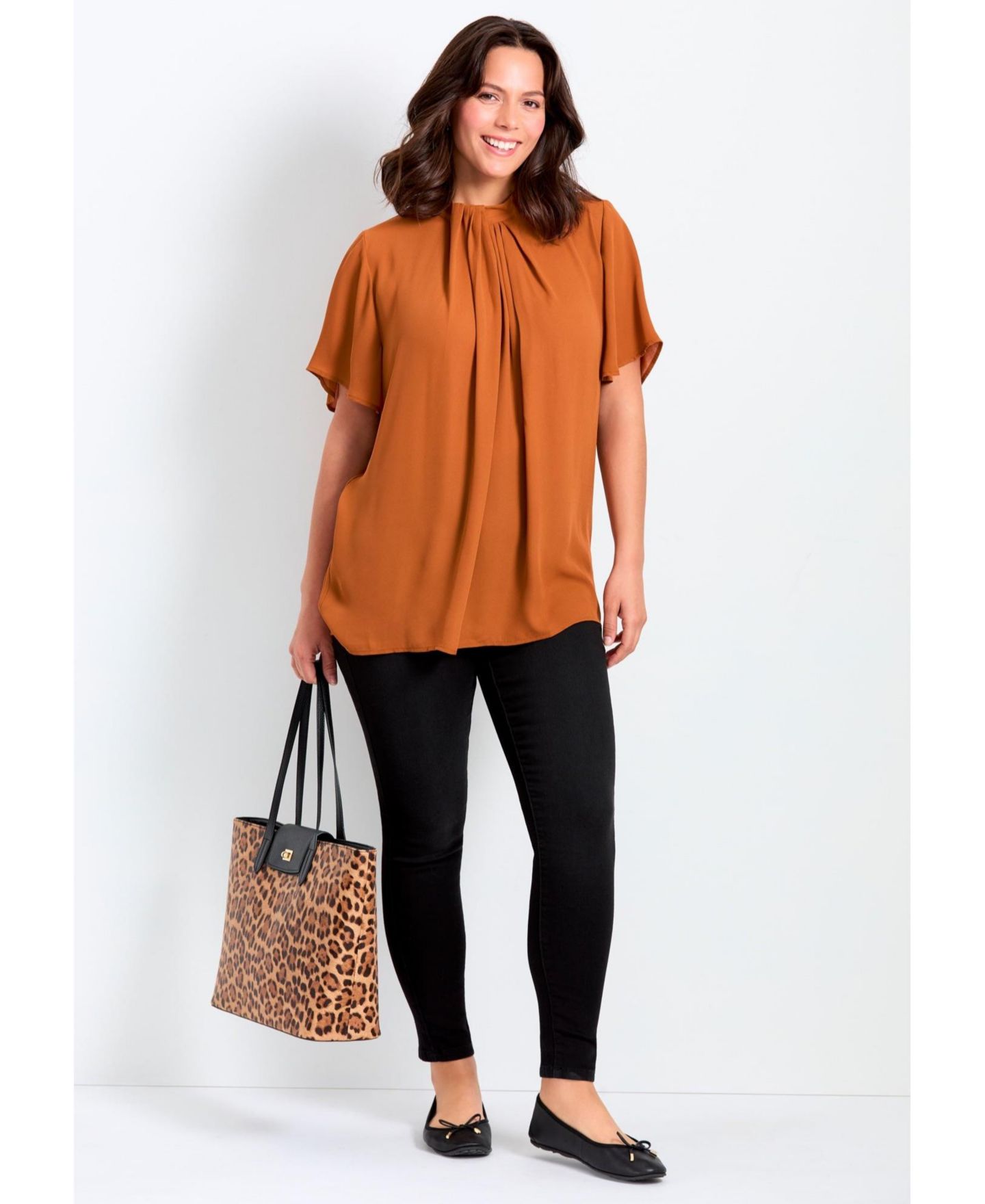 Женская блузка Avenue Plus Size Twist Front Mockneck Flutter Sleeve, цвет: Состаренный медный — фото 4