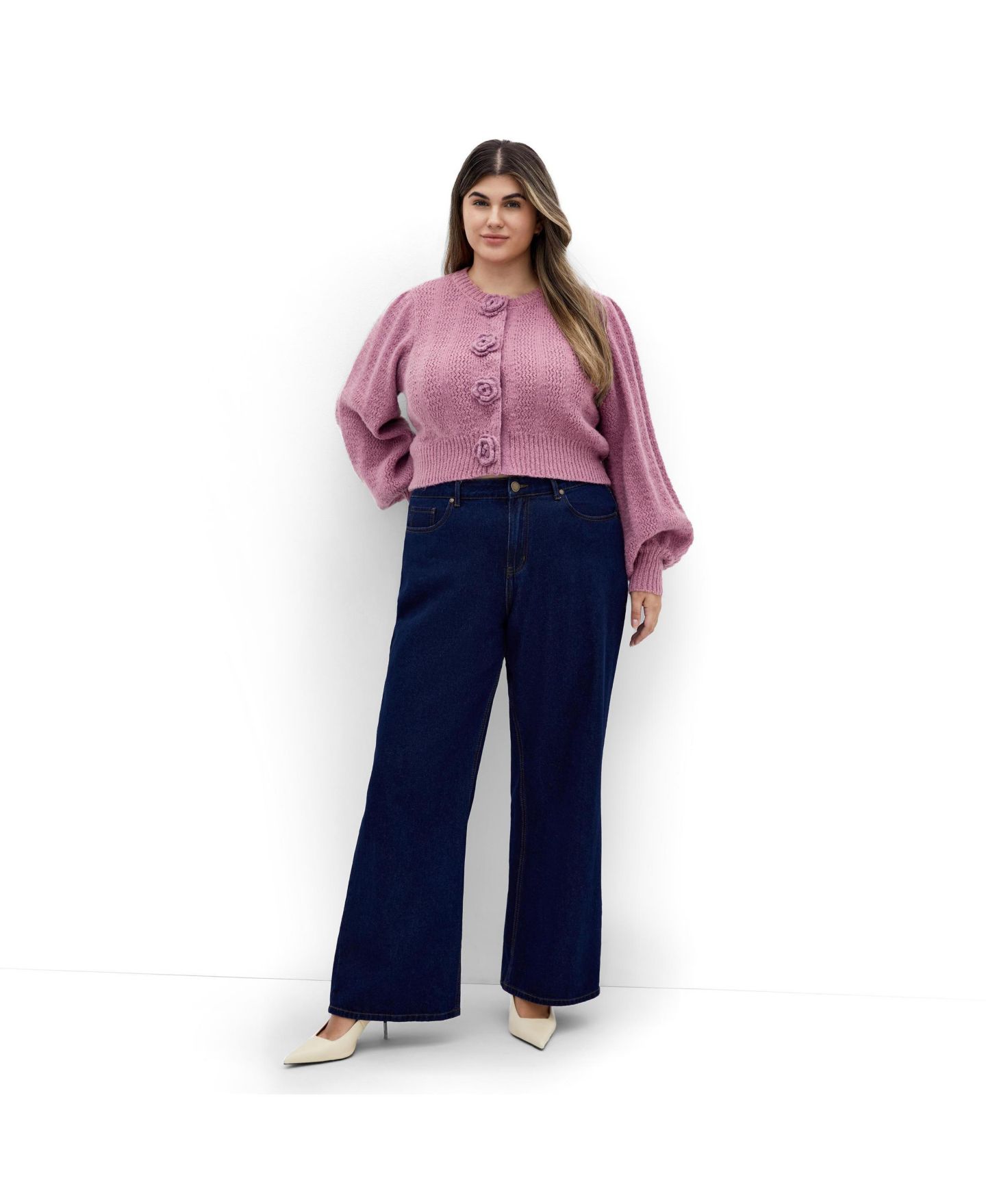 Женский кардиган CITY CHIC Plus Size Rosie Cropped Stretch-Knit Rose-Motif, цвет: Пыльный розовый — фото 3
