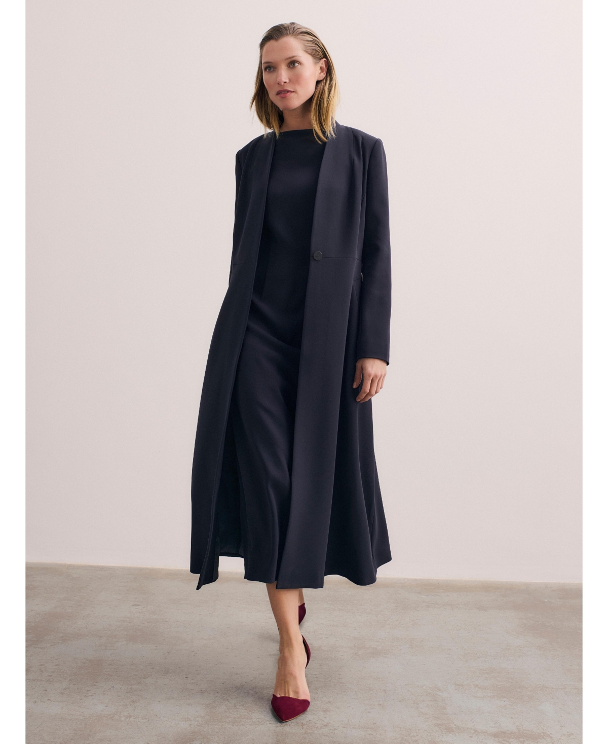 The Fold Women's Finchley Lightweight Crepe Coat