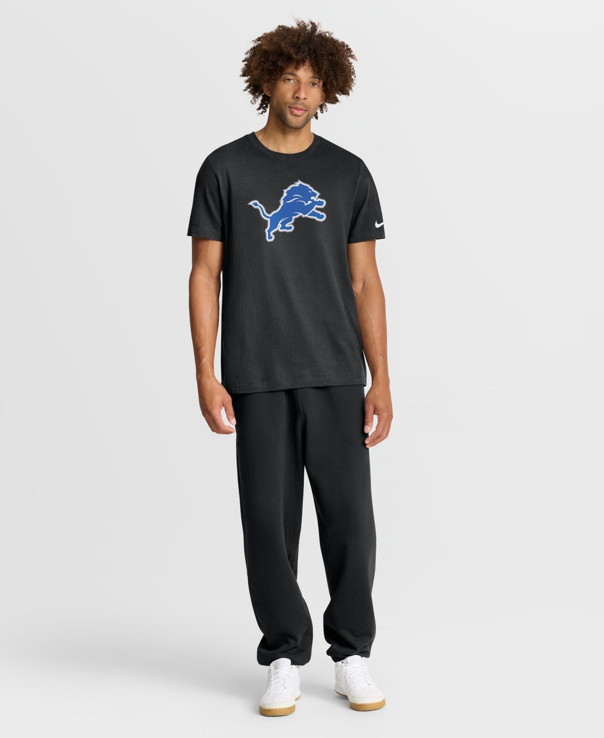 Nike Men's Detroit Lions Essential Logo Standard Fit T-Shirt