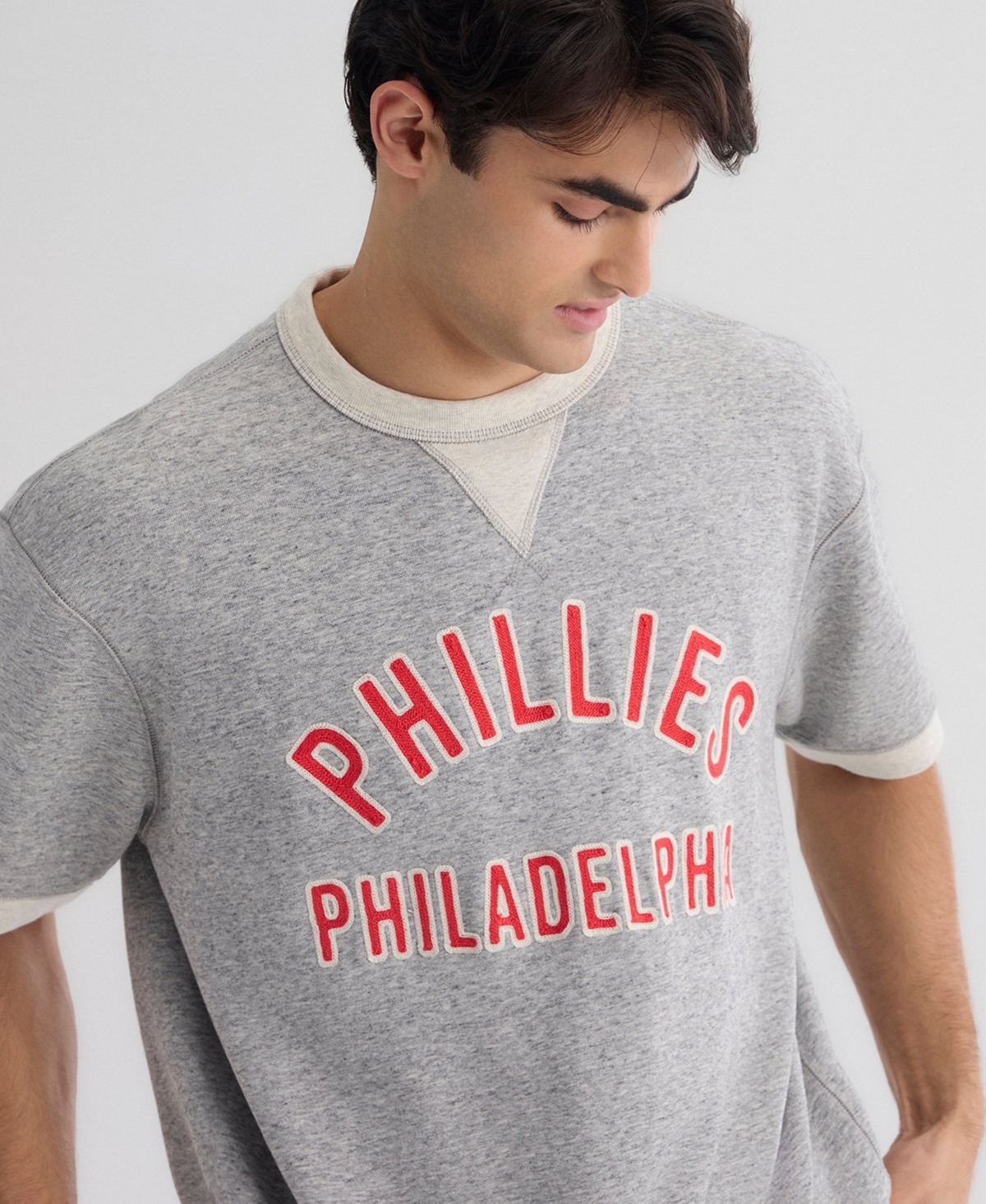 Fanatics Men's Philadelphia Phillies Iconic Relaxed-Fit Terry Crewneck Short-Sleeve Sweatshirt