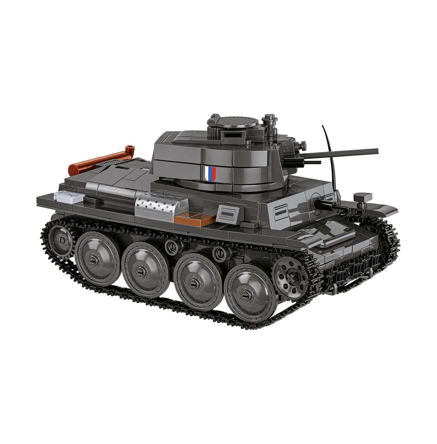 Детский конструктор COBI Historical Collection Wwii Panzer 38(t) / Lt Vz. 38 2-in-1 690-Piece Building Set, Ages 9+ — фото 4