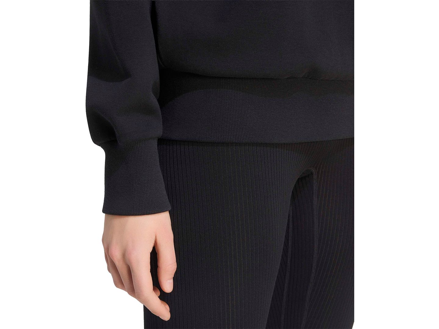 Женская толстовка adidas Soft Lux Loose-Fit Crewneck Long-Sleeve Sweatshirt, цвет: Чёрный — фото 4